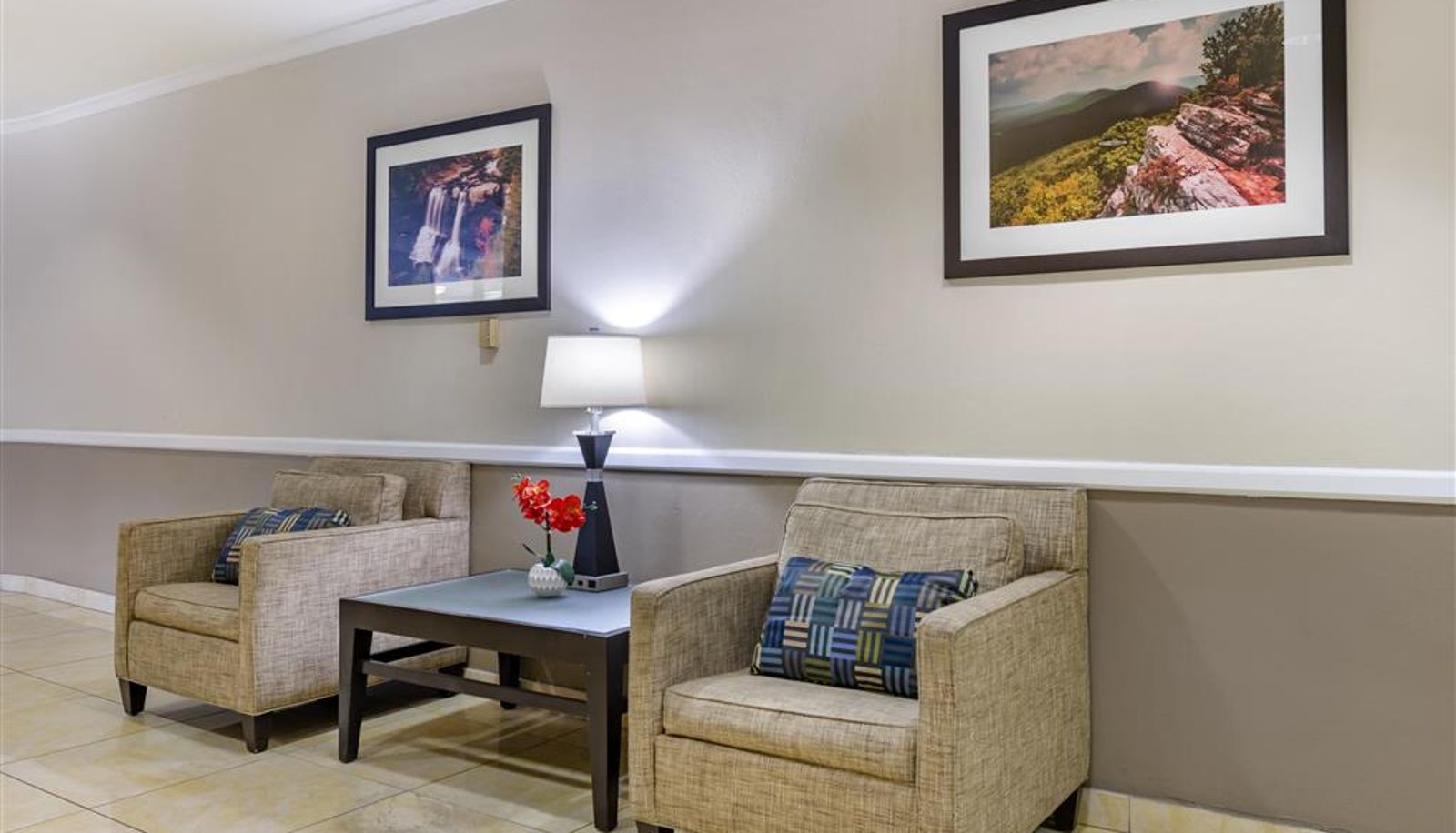 Hall - Ramada by Wyndham Charleston