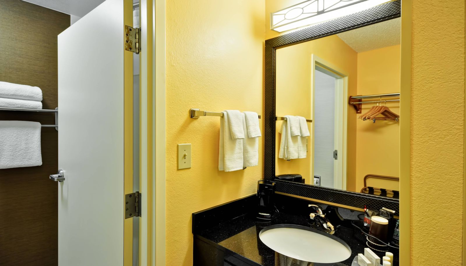 Zimmer - Fairfield Inn and Suites by Marriott Dallas Medical Market Center