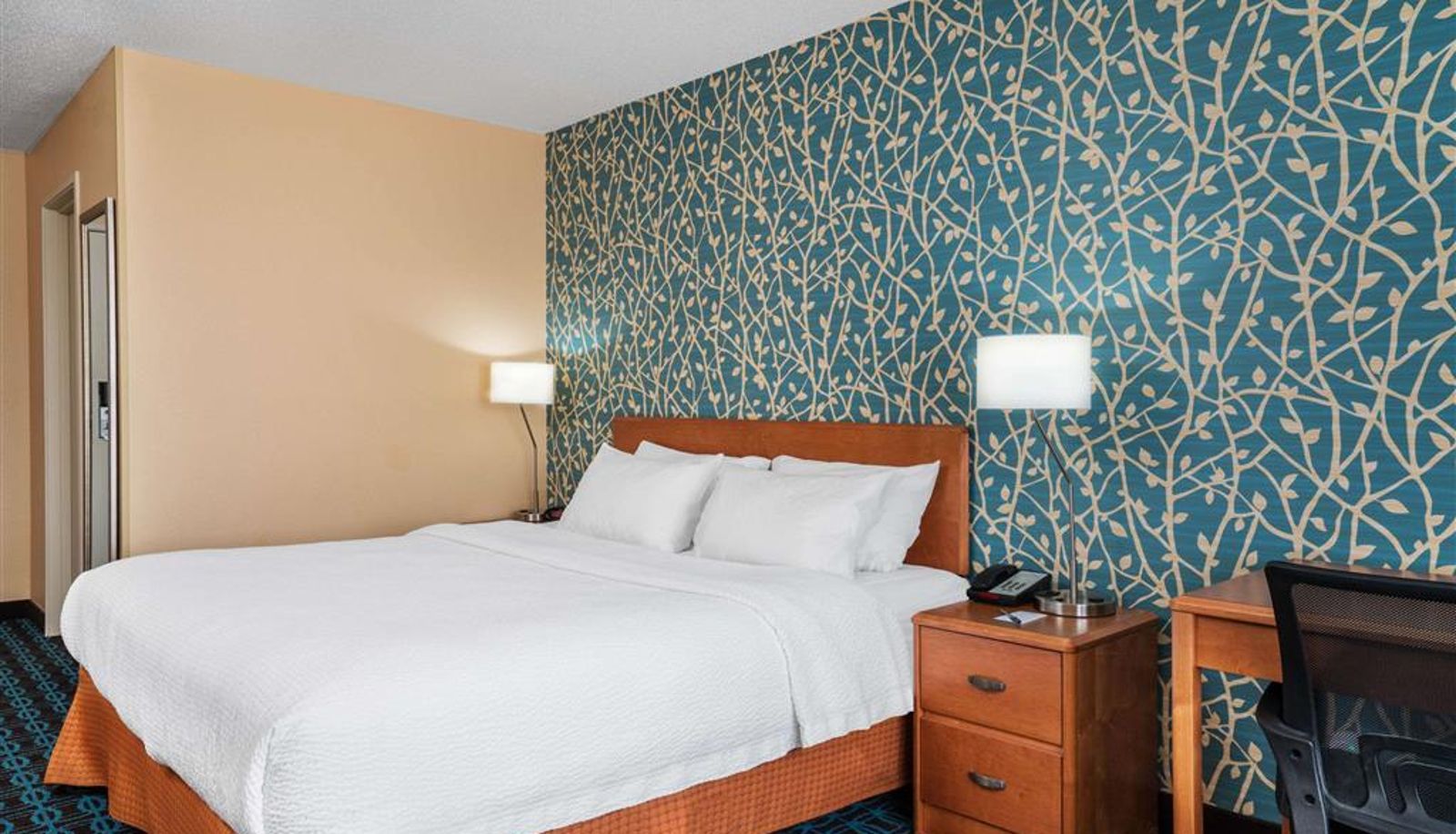 Zimmer - AmericInn by Wyndham Duluth