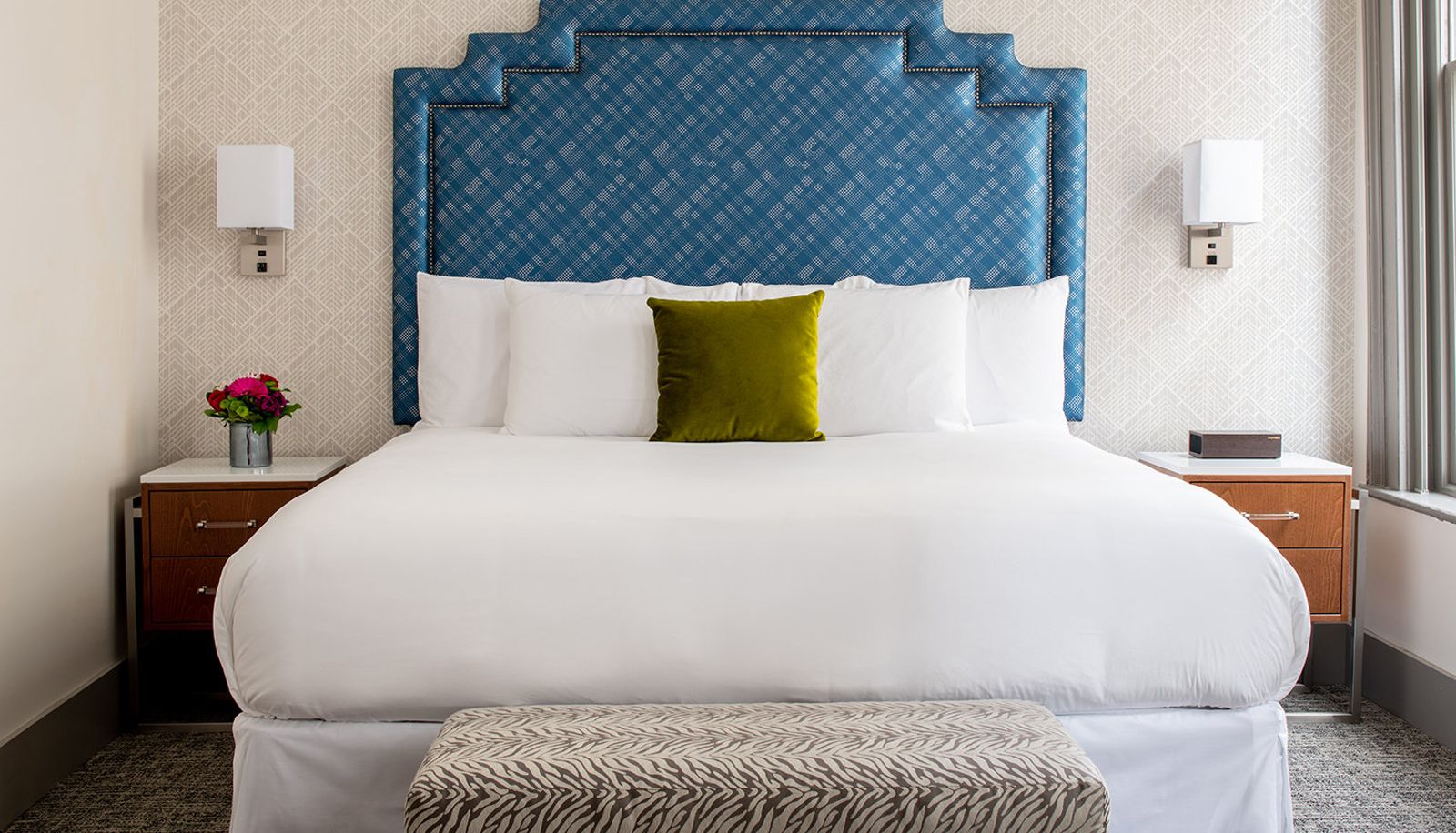Room - Harlow Hotel