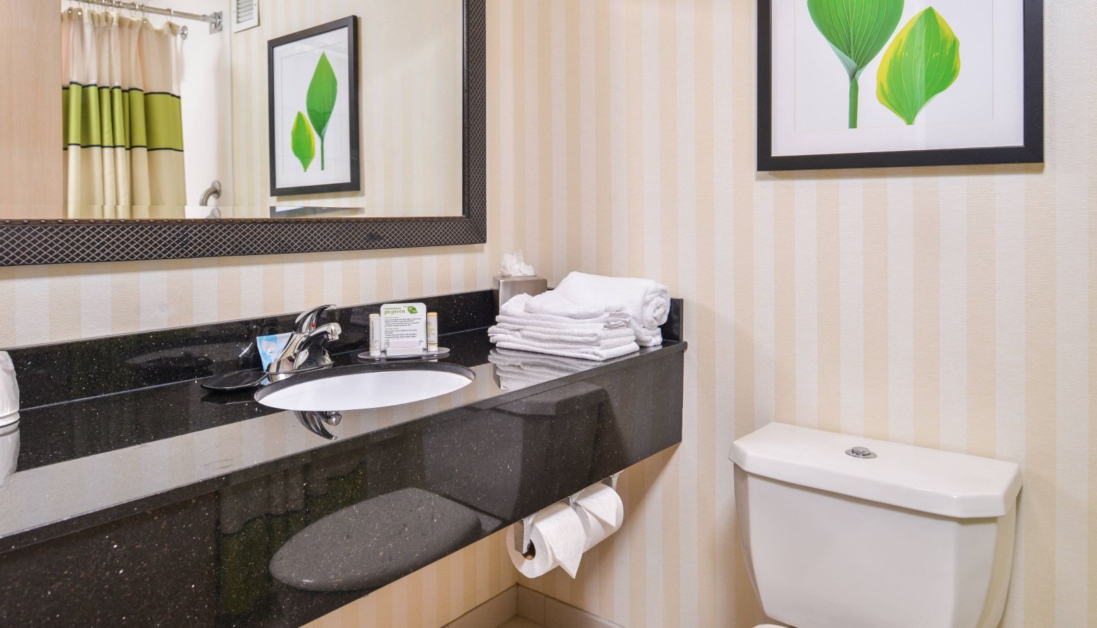 Zimmer - Fairfield Inn by Mariott Corning Riverside