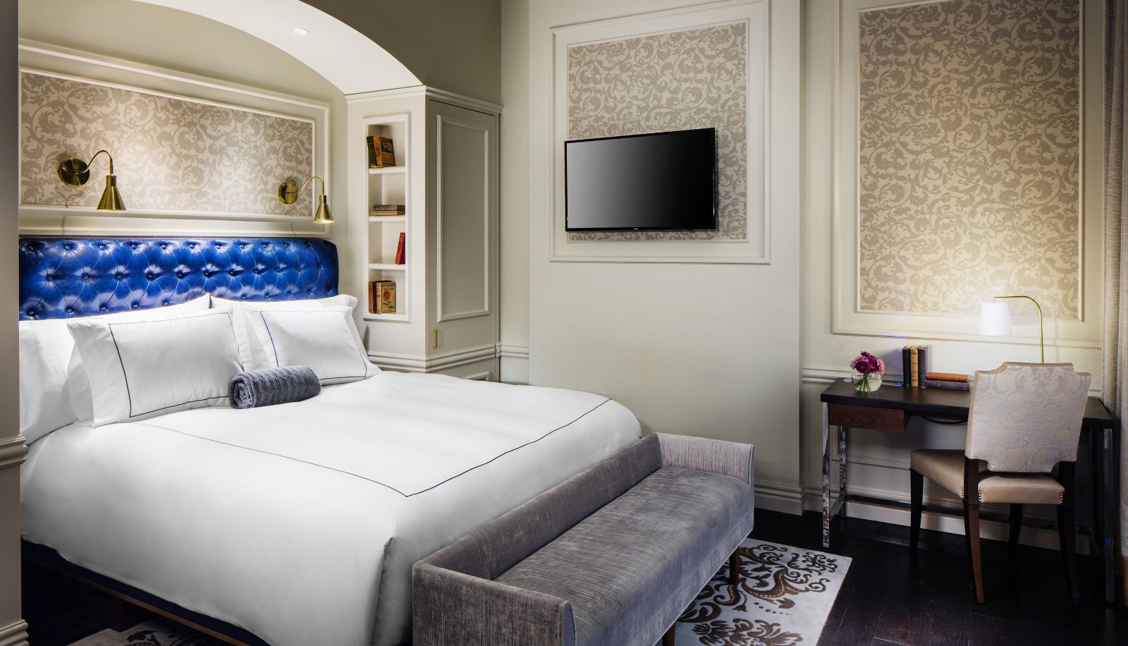 Camera - The Adelphi Hotel
