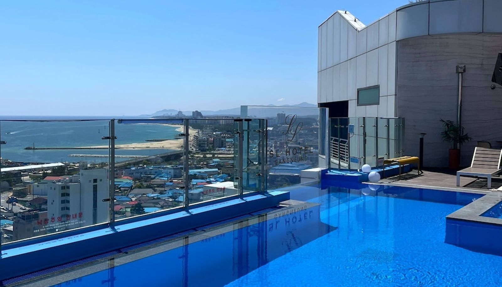 Basen - Value Hotel Worldwide