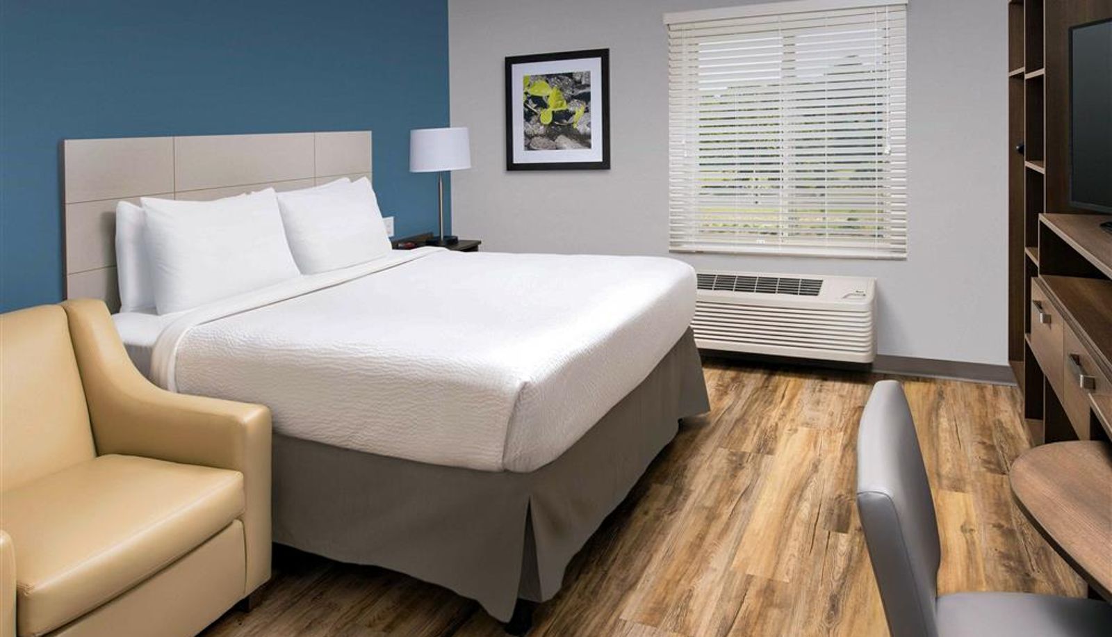 Room - WoodSpring Suites Cherry Hill