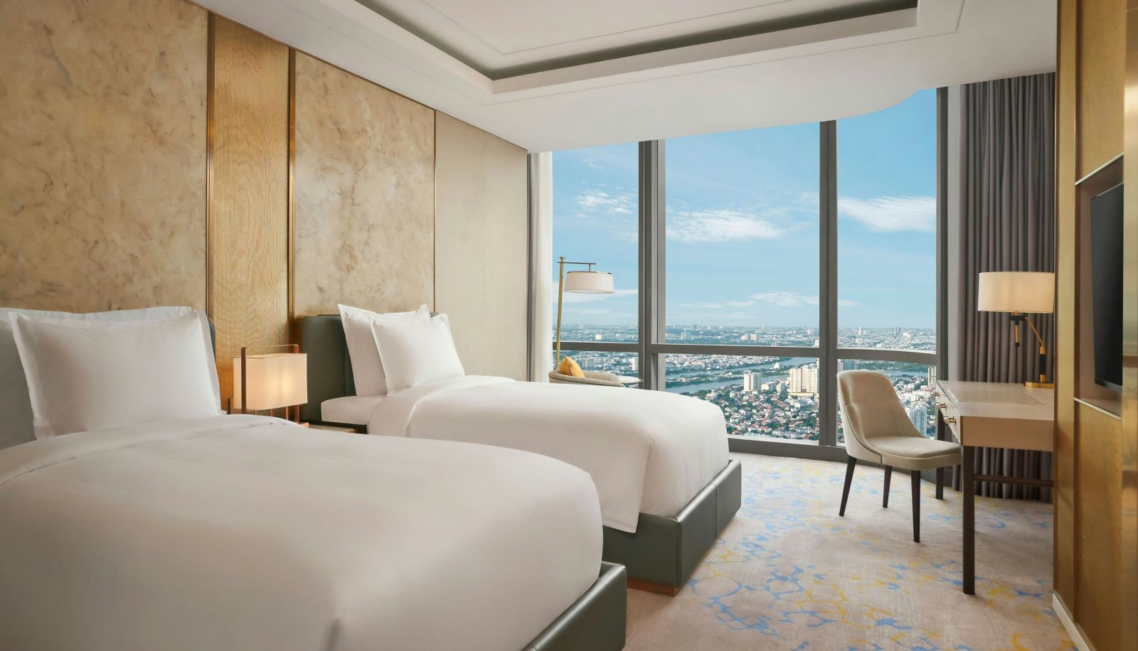 Camera - Vinpearl Landmark 81 Autograph Collection