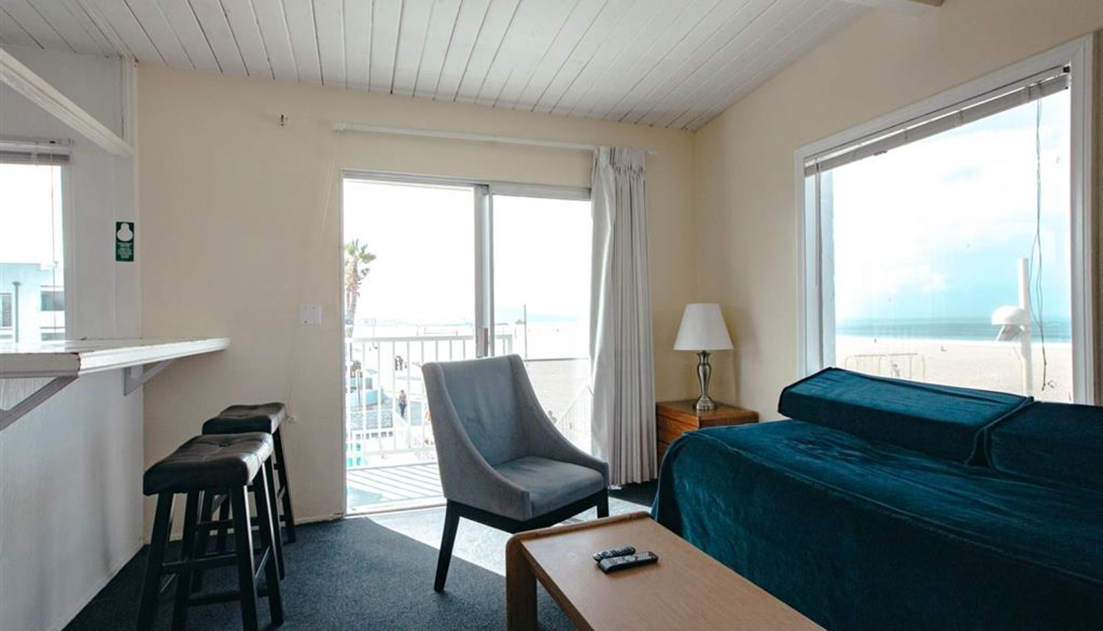 Bar - SEA SPRITE MOTEL