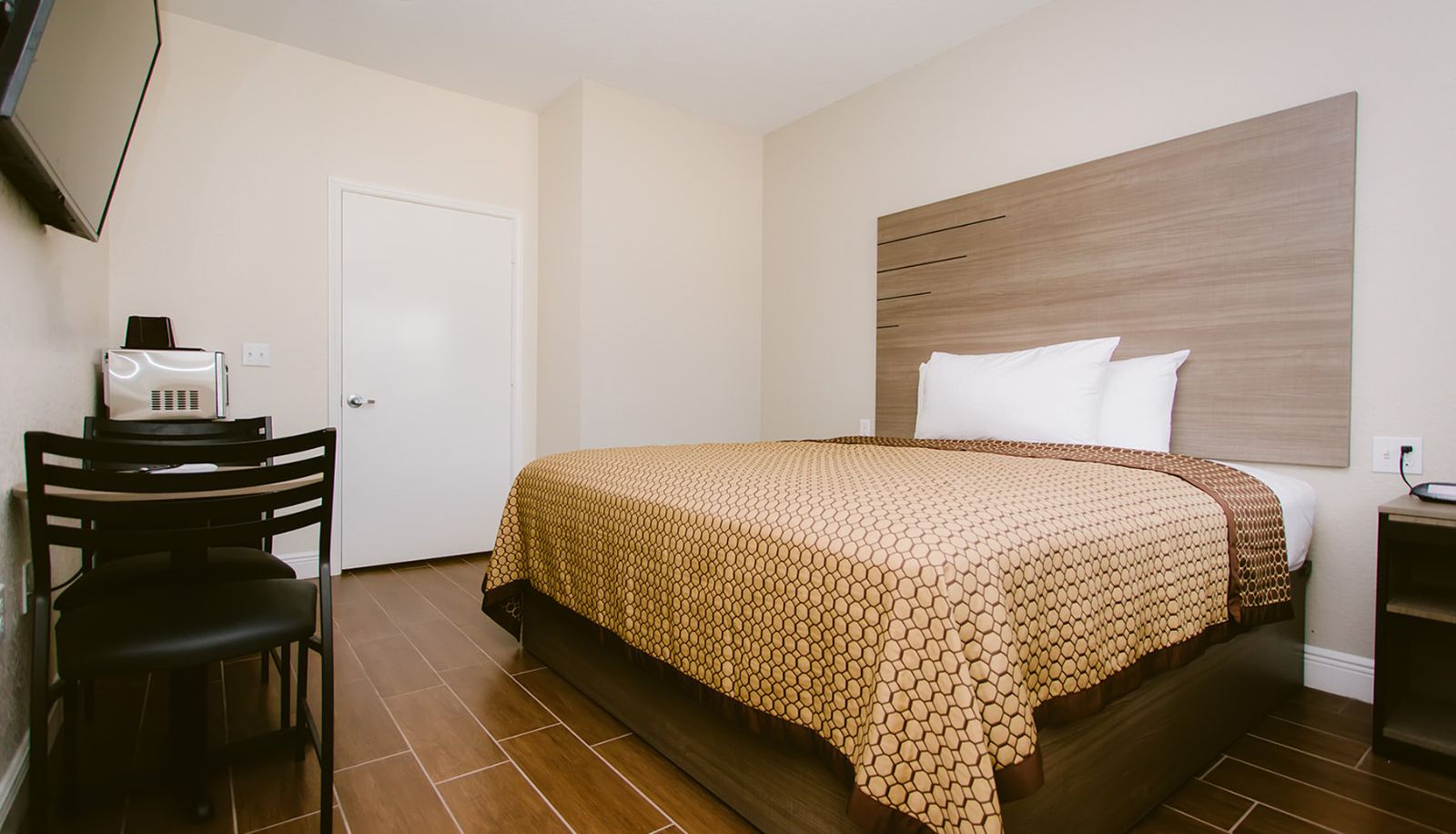 Zimmer - Scottish Inns and Suites Baytown TX