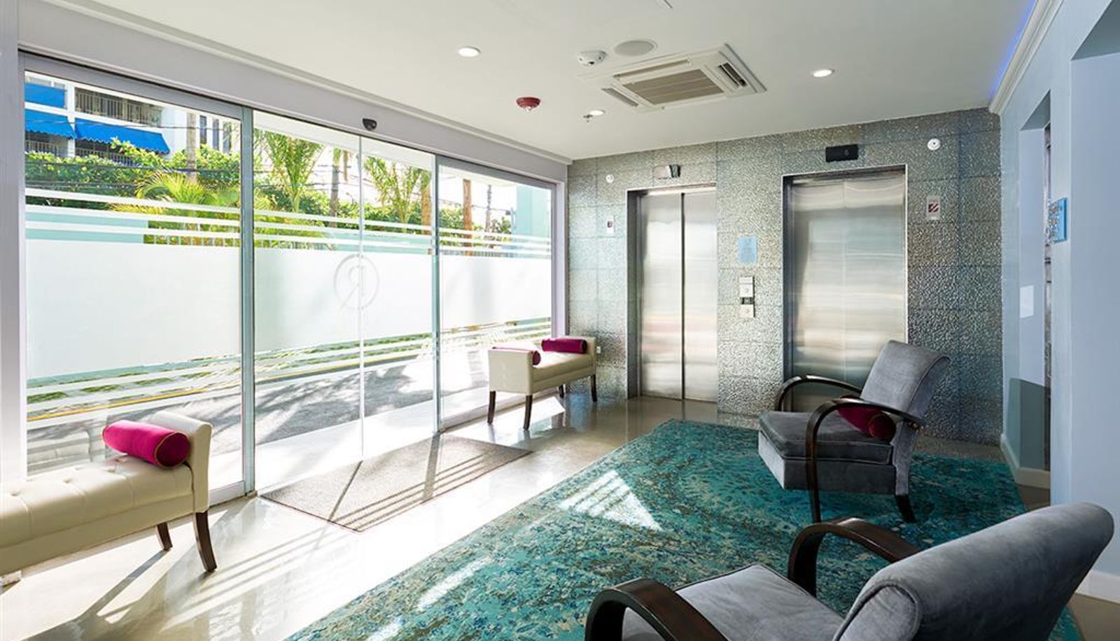 Lobby - The R Hotel