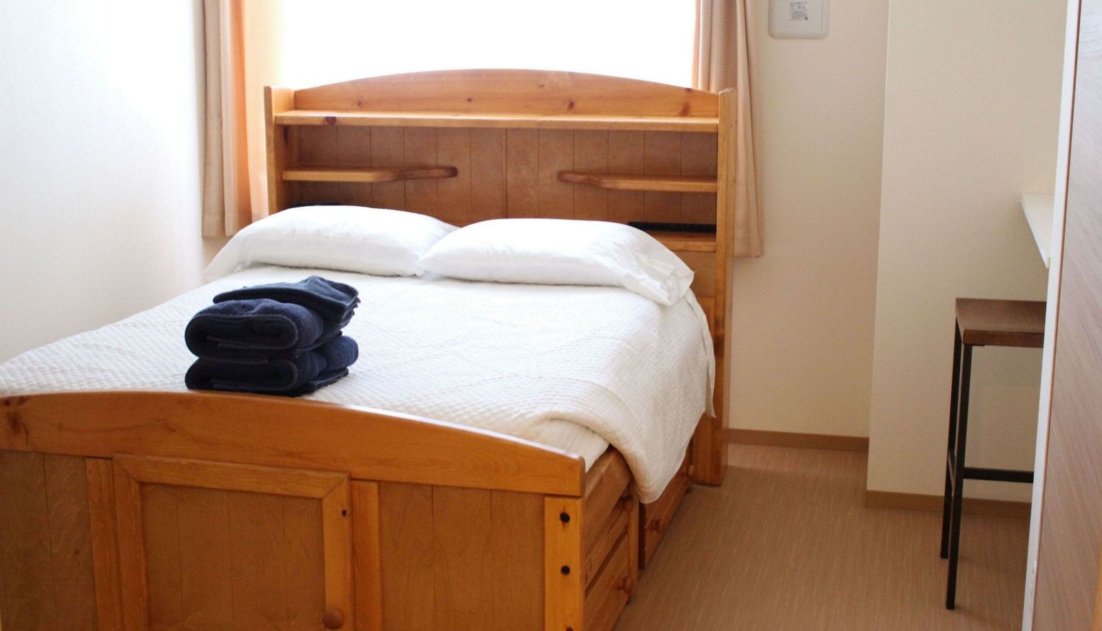 Zimmer - CMFE Lodging American Suites Yokosuka Japan