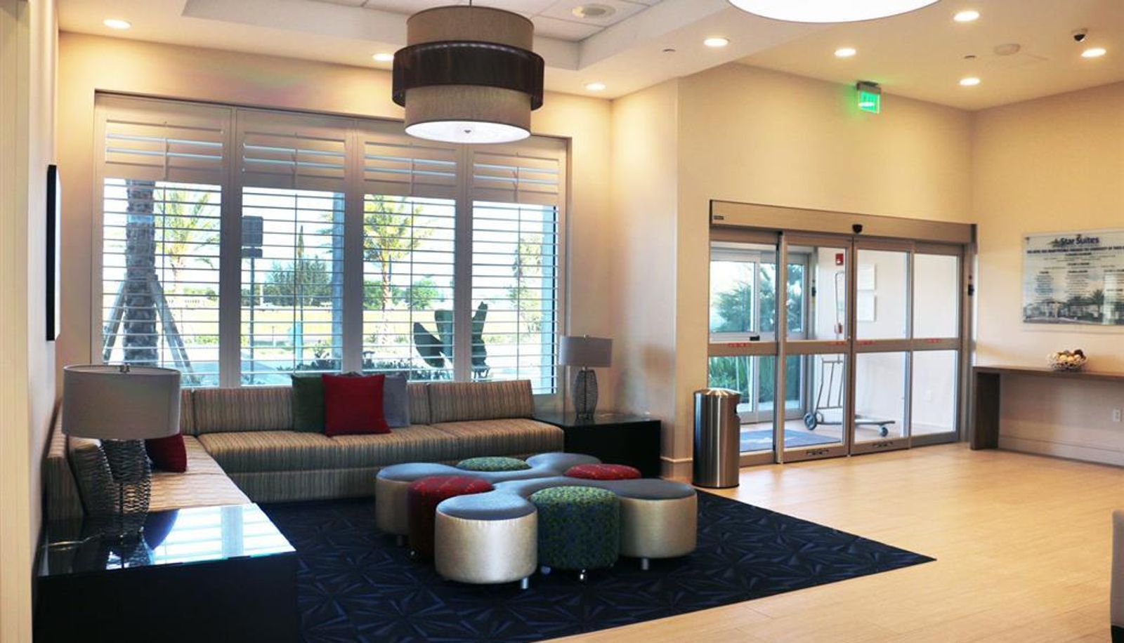 Hall - Star Suites by Riverside Theater