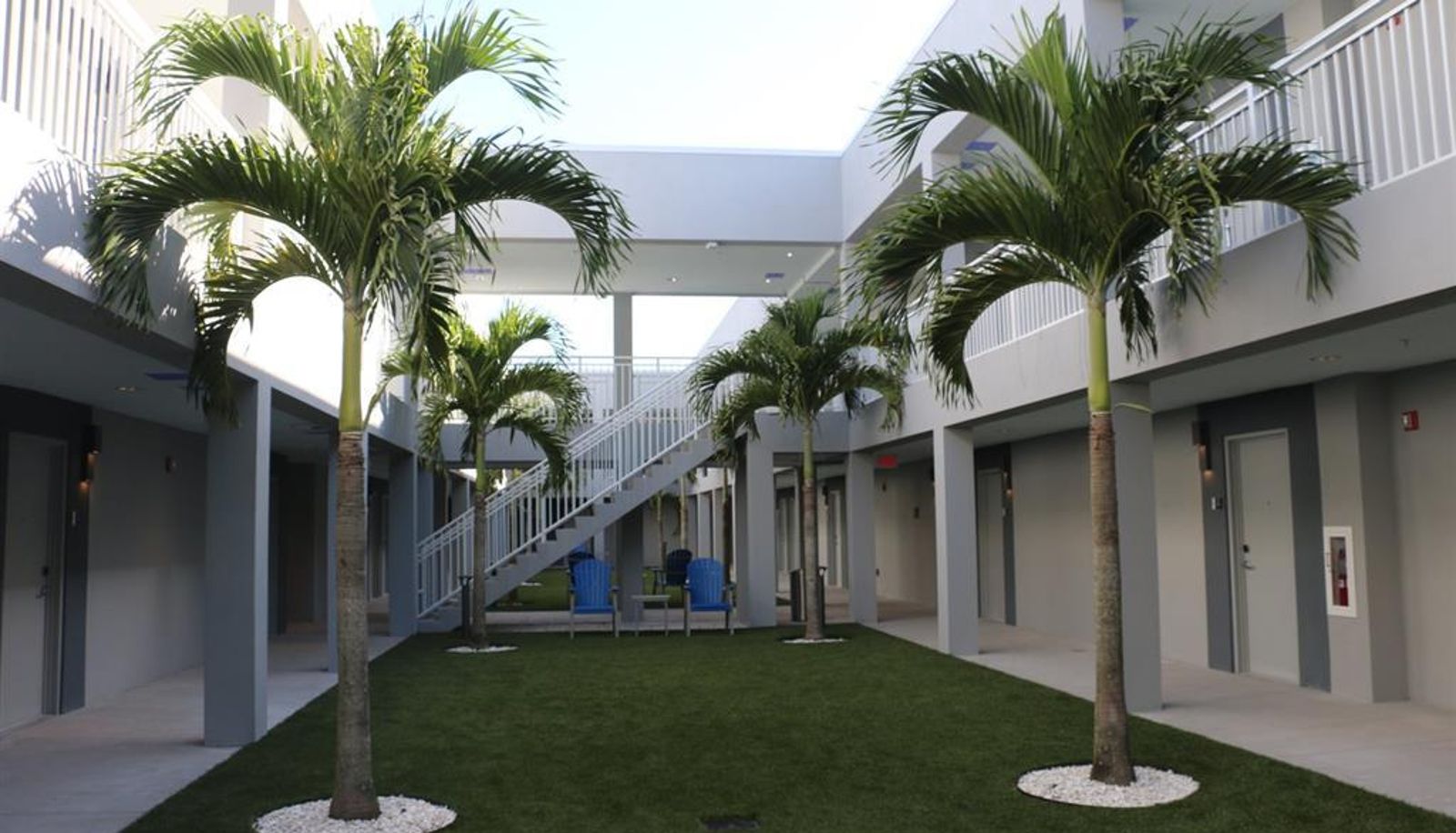 Exterior view - Star Suites by Riverside Theater