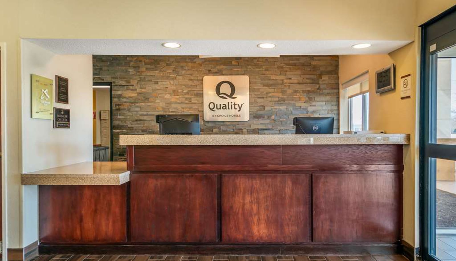 Hall - Quality Inn & Suites