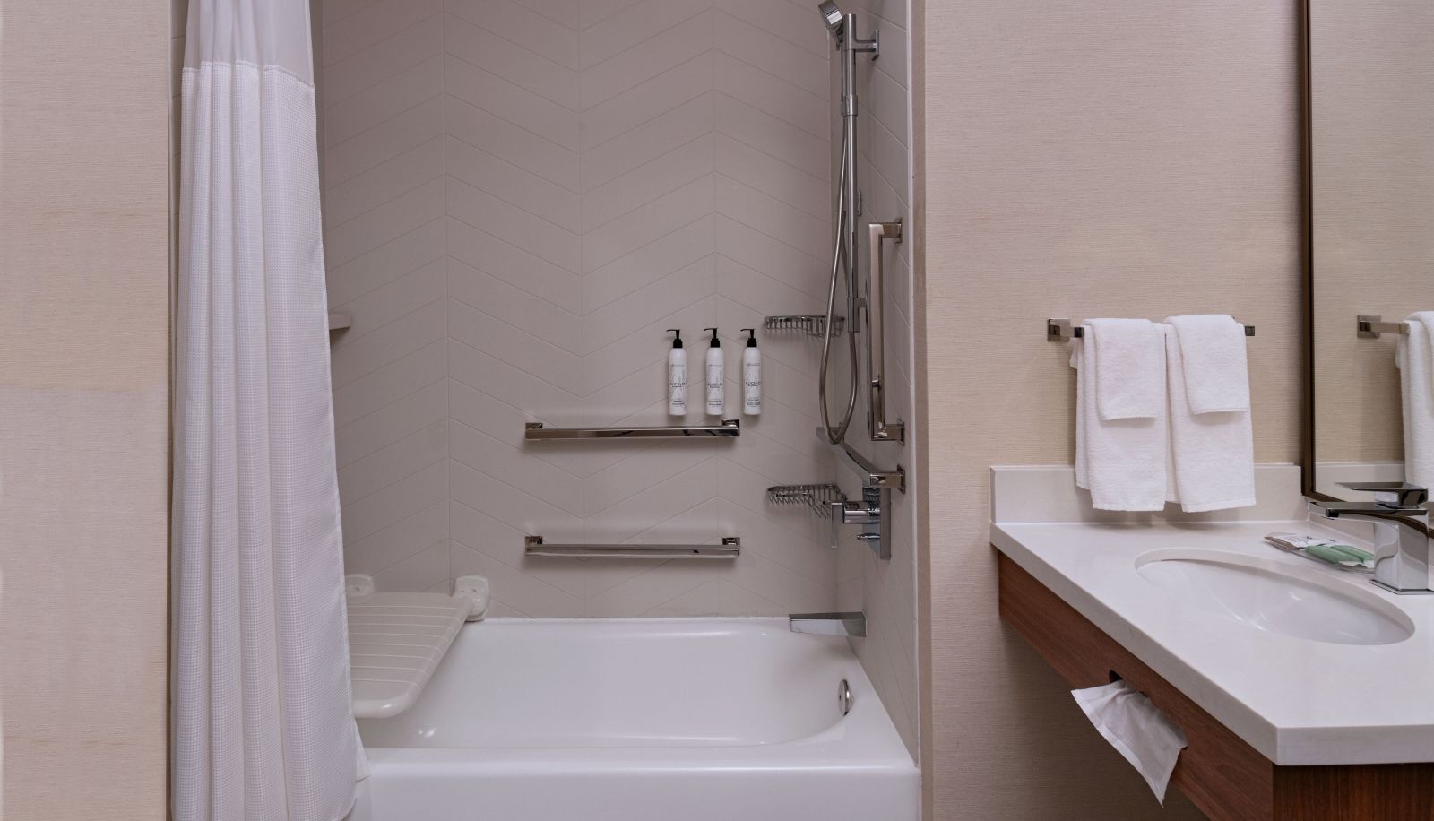 Room - Fairfield Inn and Suites by Marriott Kansas City Airport