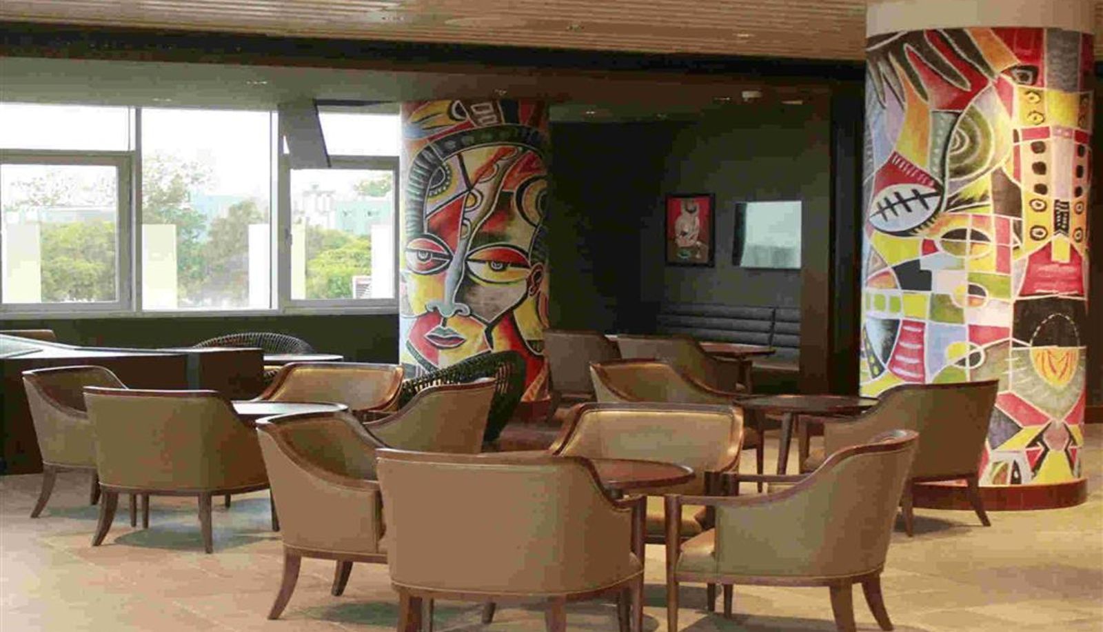 Bar - NEELKANTH SAROVAR PREMIERE LUSAKA