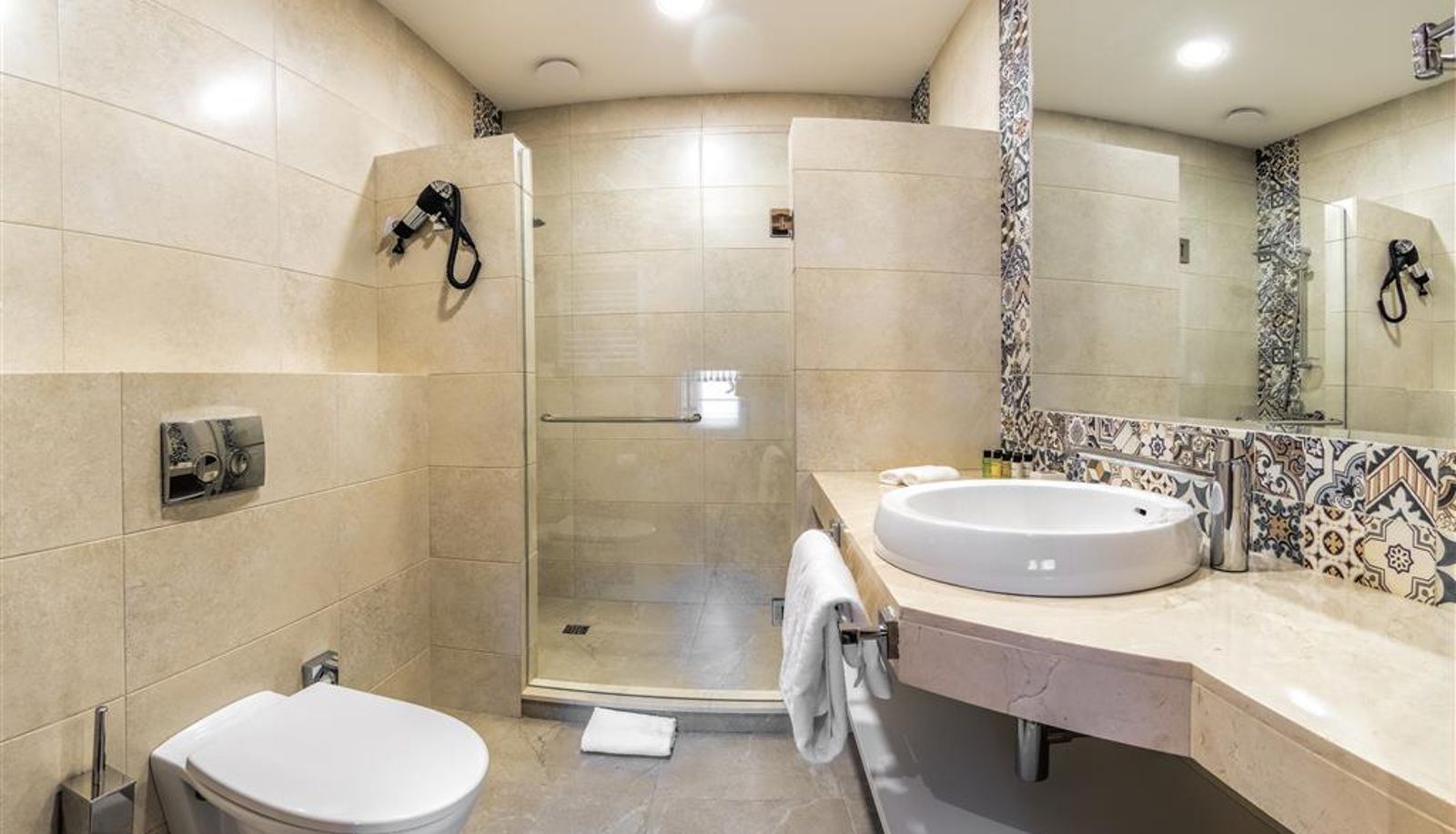 Habitación - Golden Tulip Borjomi