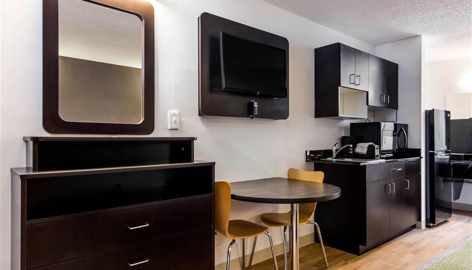 Room - Studio 6 LaGrange