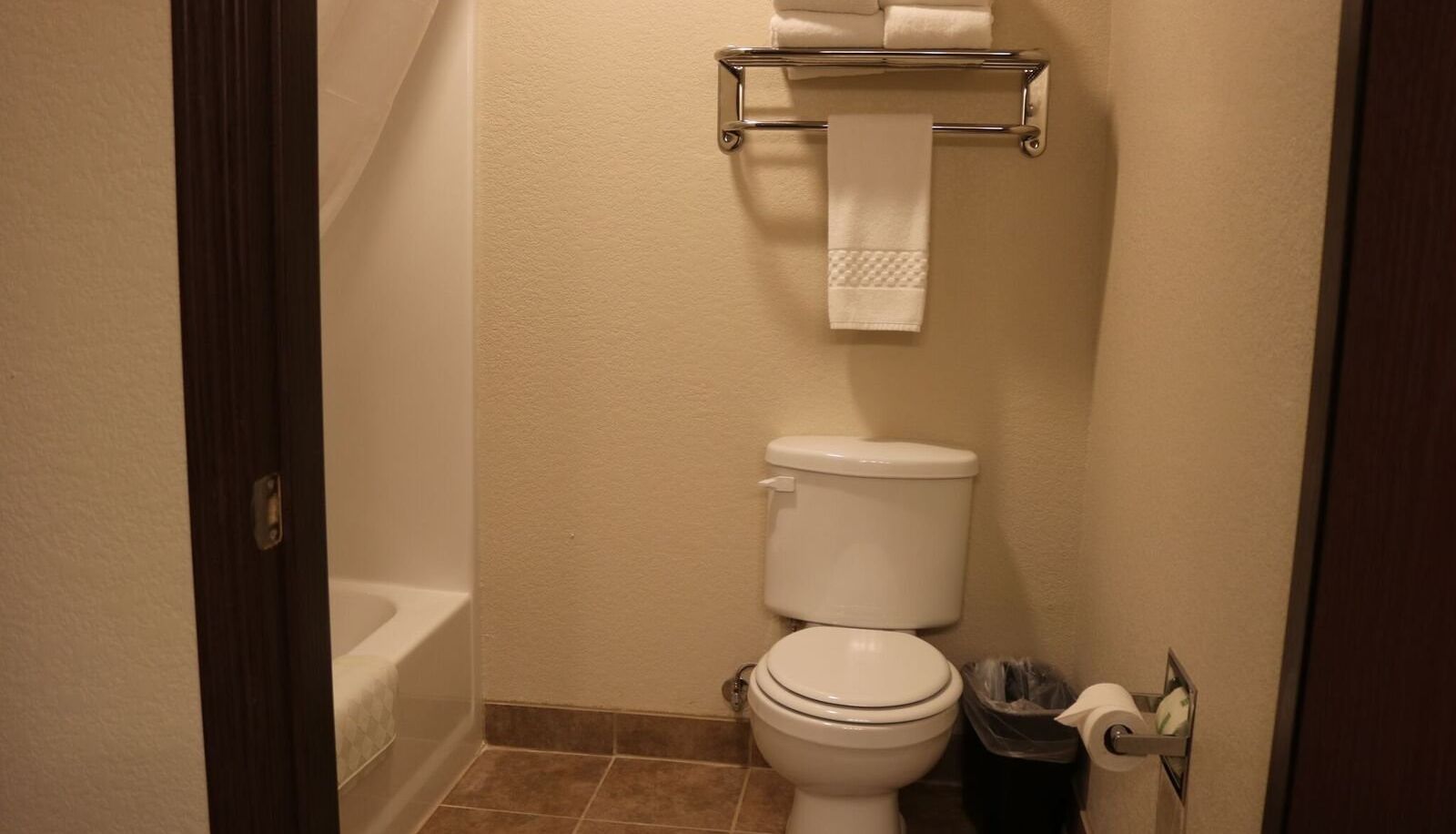 Zimmer - Cobblestone Inn & Suites - Newton