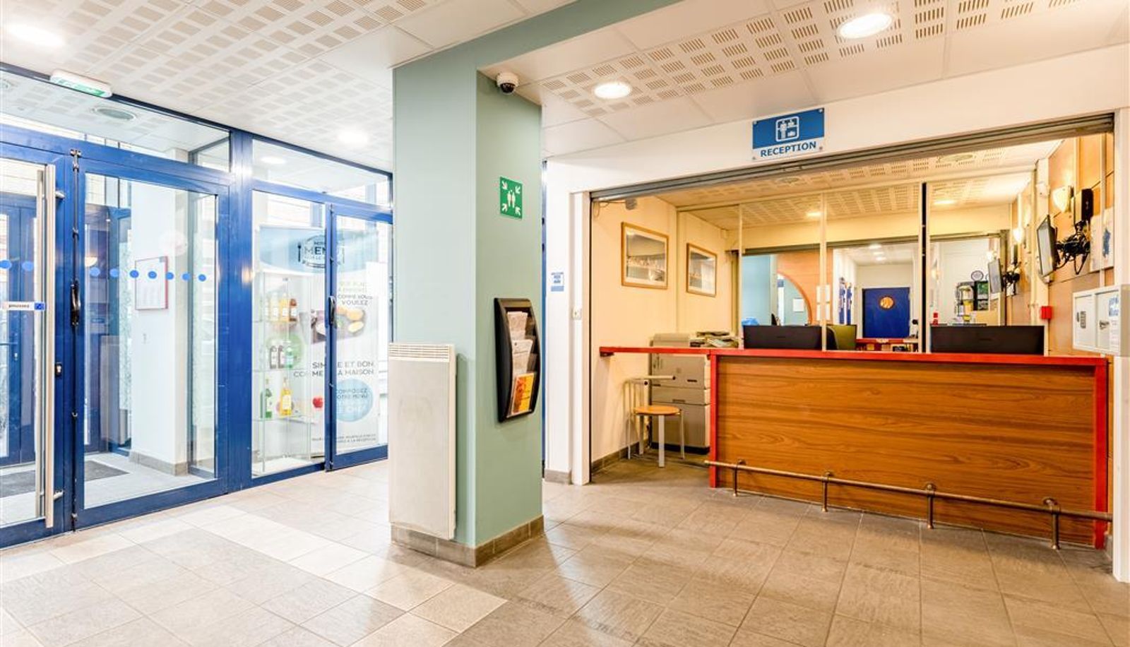 Salón - Cora Apartments