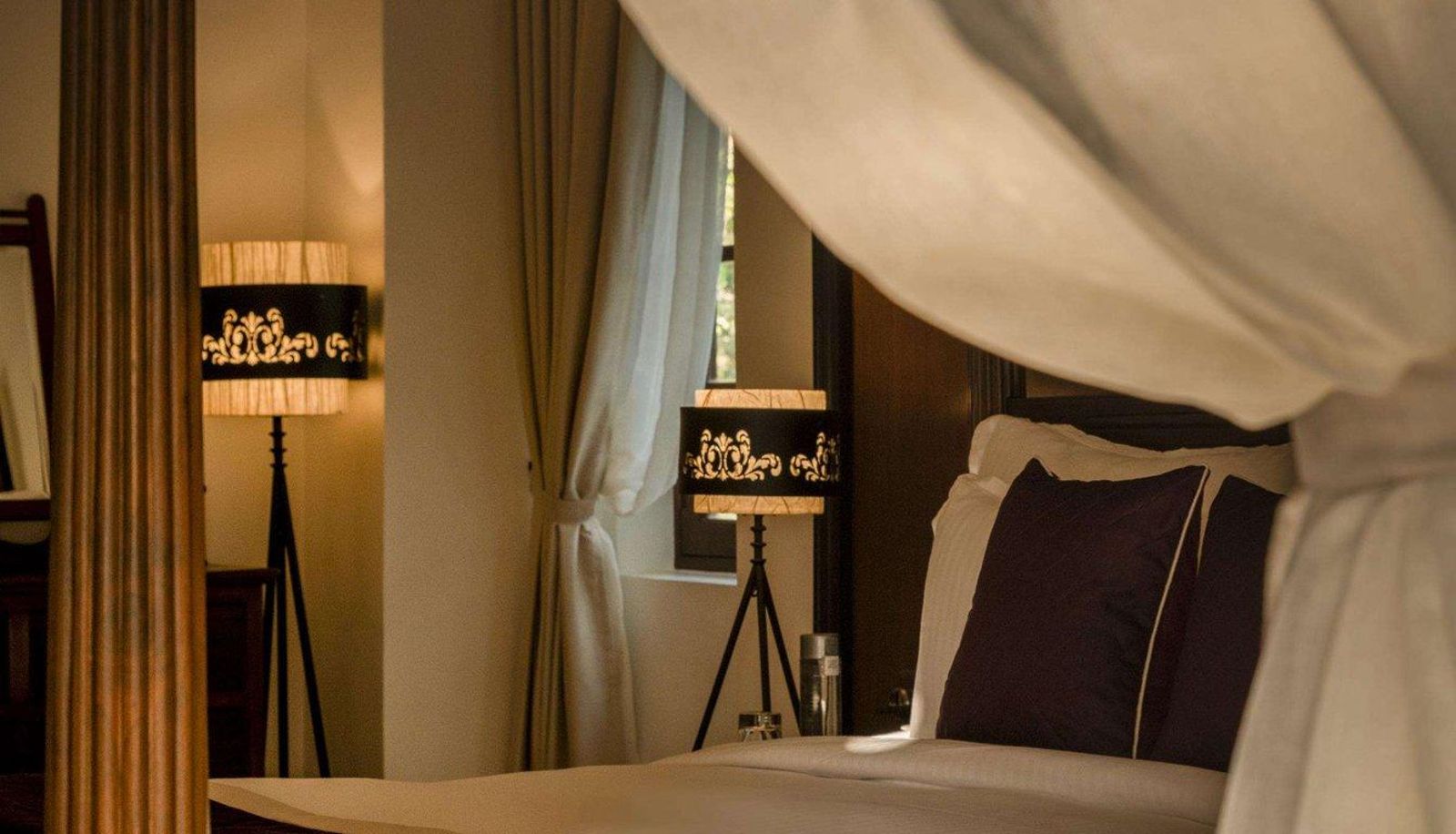Room - THE POSTCARD CUELIM