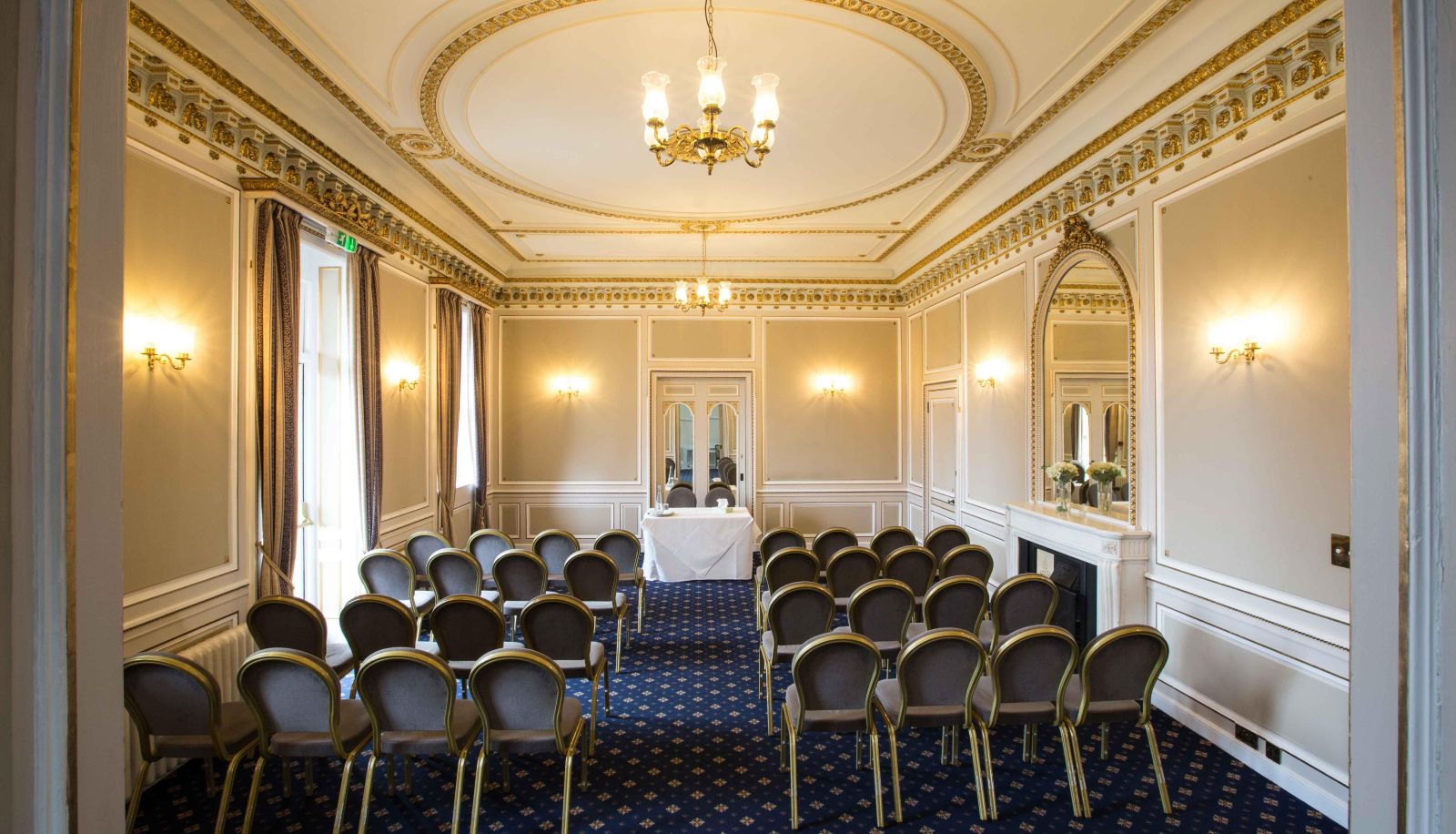 Konferenzraum - REVISN
