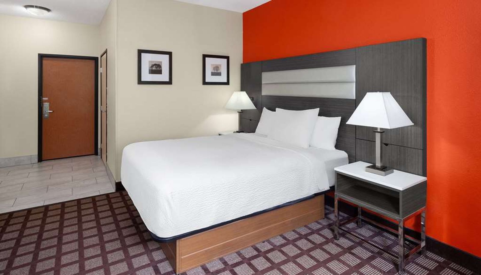 Zimmer - AmericInn by Wyndham Hudson