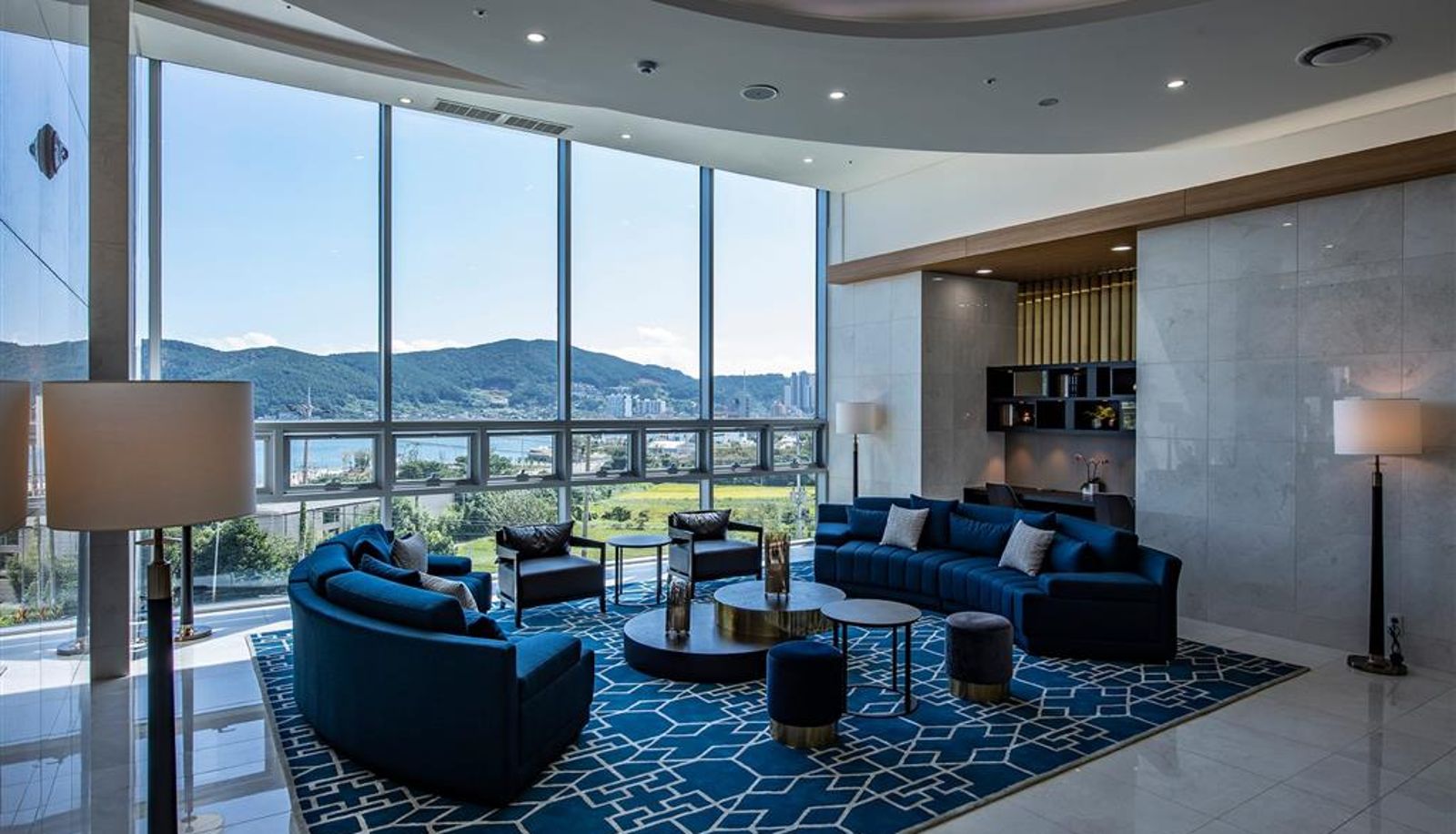 Lobby - Ramada Suites by Wyndham Geoje
