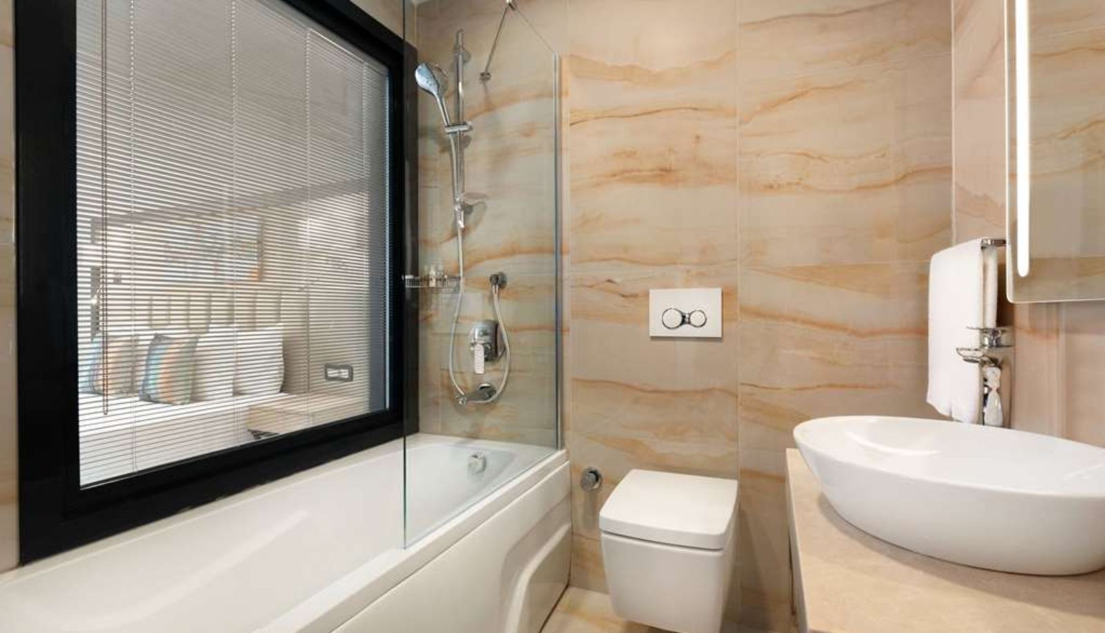 Zimmer - Ramada Encore By Wyndham Istanbul Basin Express