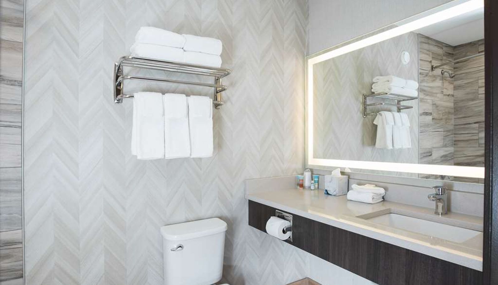 Room - Pomeroy Inn & Suites Prince George