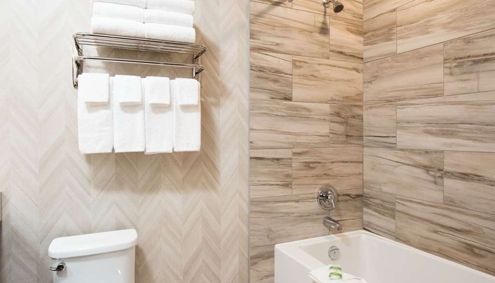 Room - Pomeroy Inn & Suites Prince George