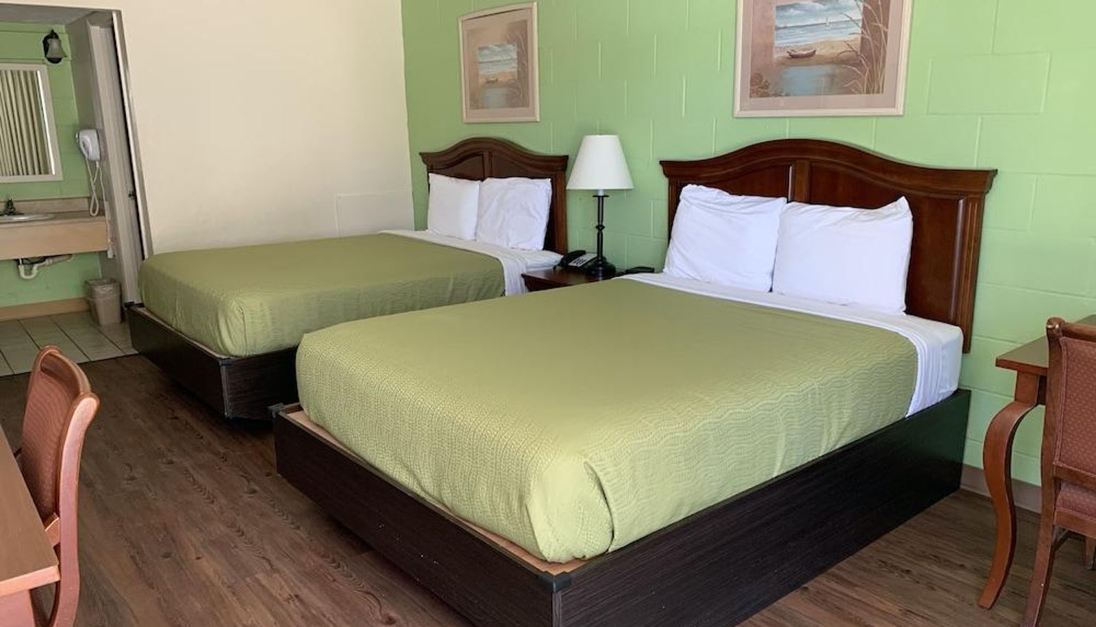 Standard room - Buccaneer Inn