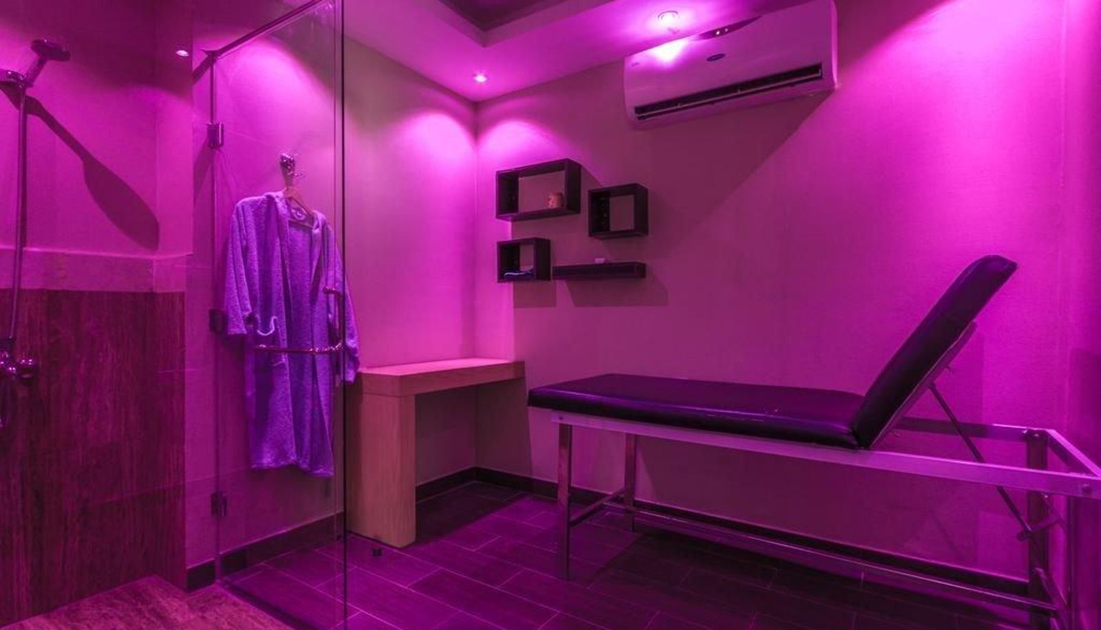 Wellnessbereich - Almuhaidb AL Takhasosi Saco