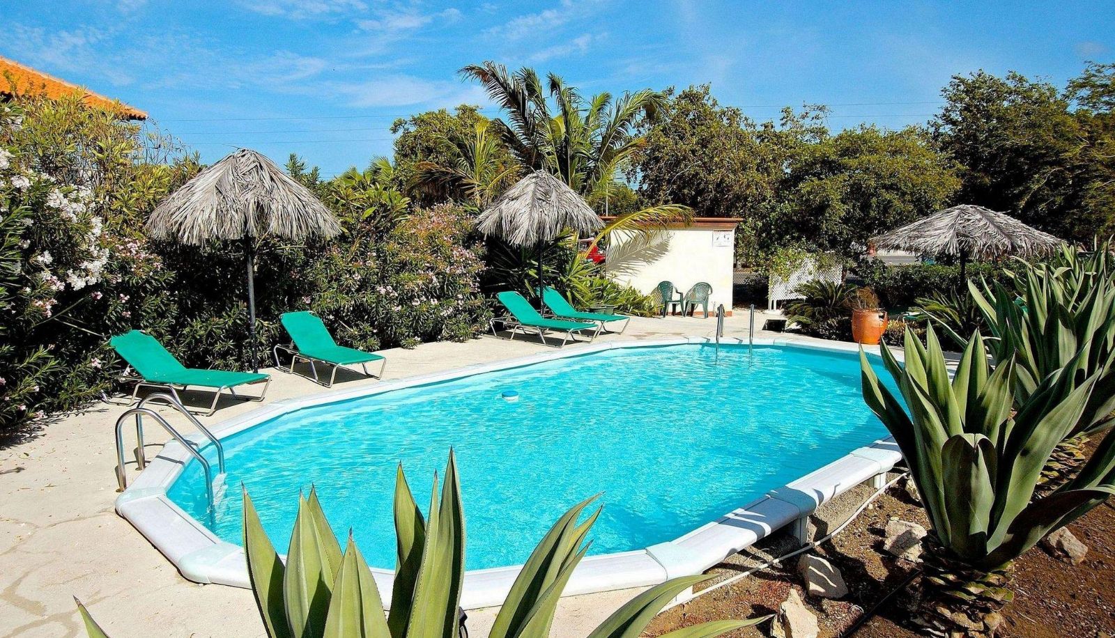 Basen - Windsock Beach Resort