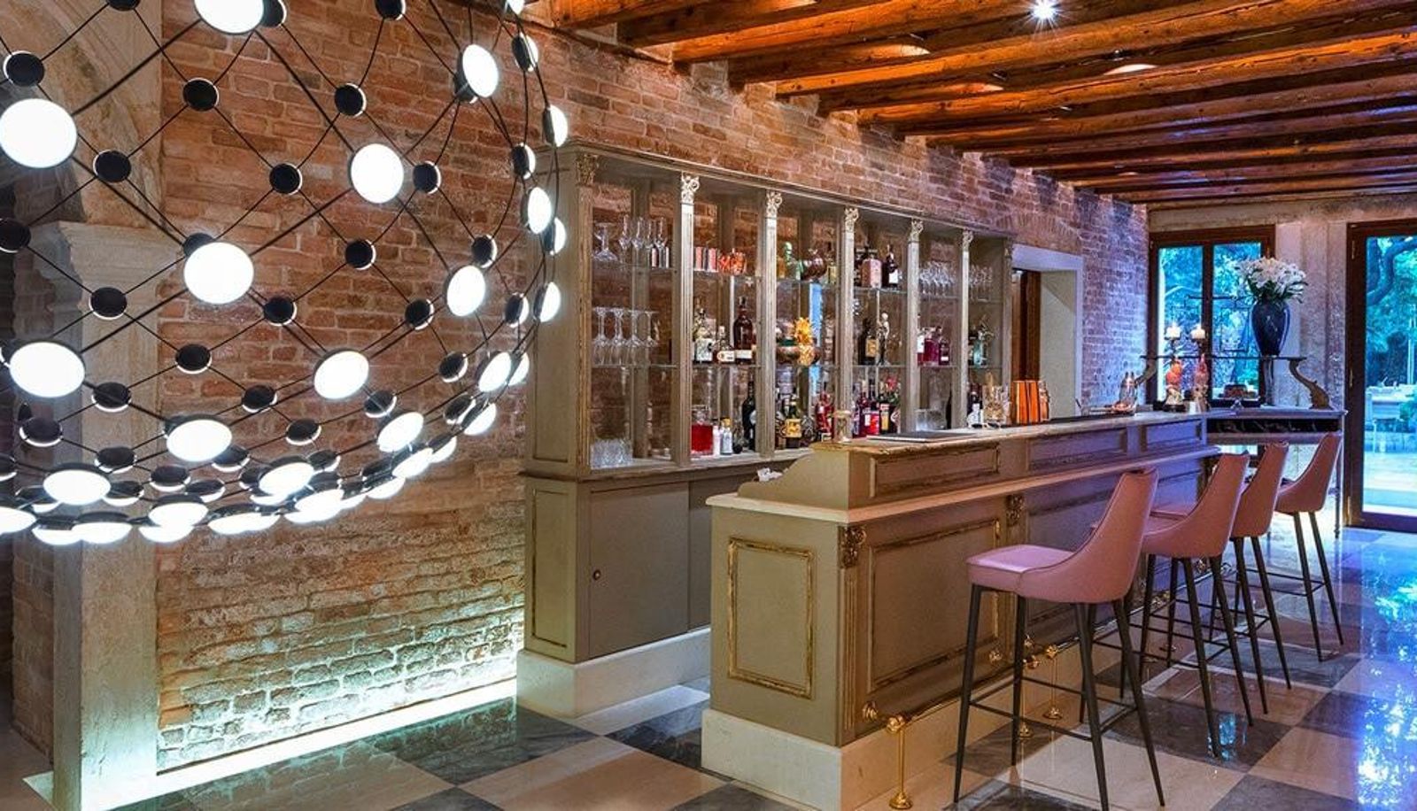 Bar - HOTEL HEUREKA