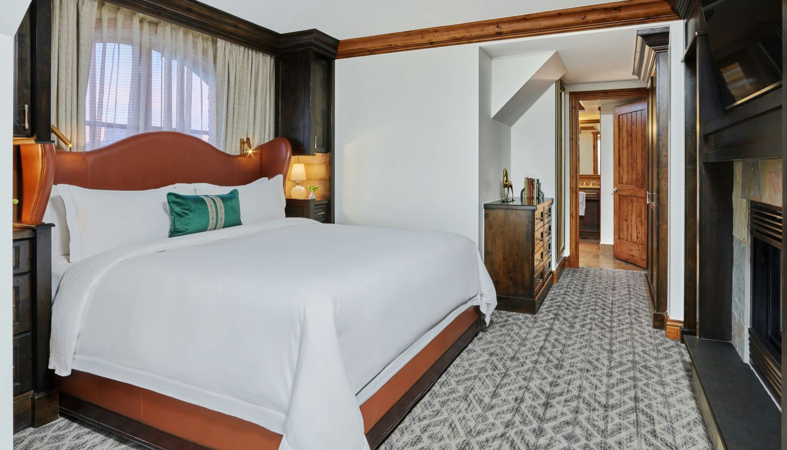 Room - St. Regis Residence Club by Frias Properties