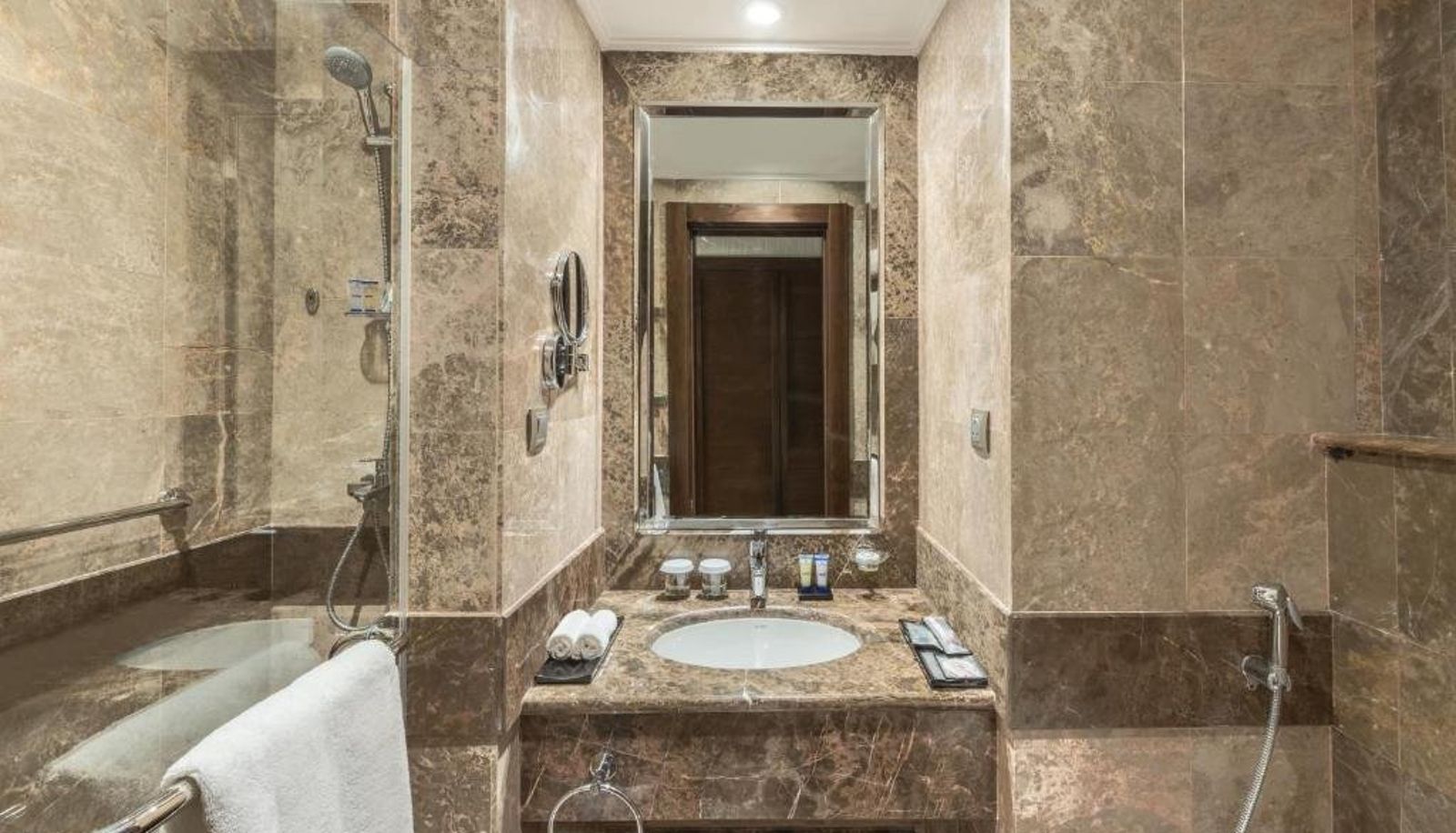 Kamer - MILLENNIUM MAKKAH AL NASEEM