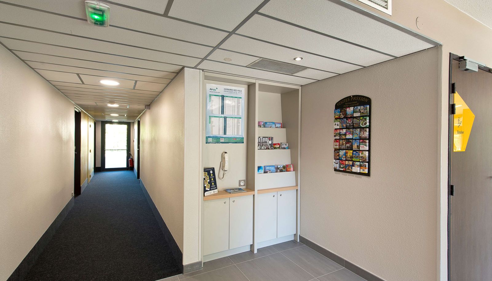 Hall - B&B HOTEL Pau Zénith 3 étoiles