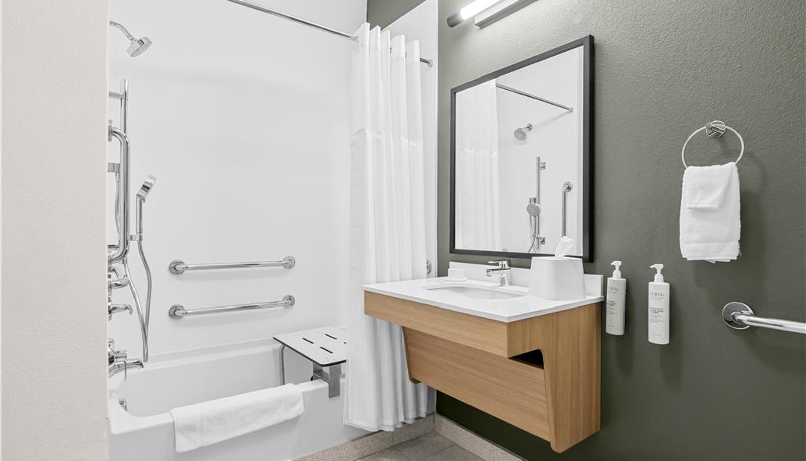 Zimmer - Spark by Hilton Traverse City