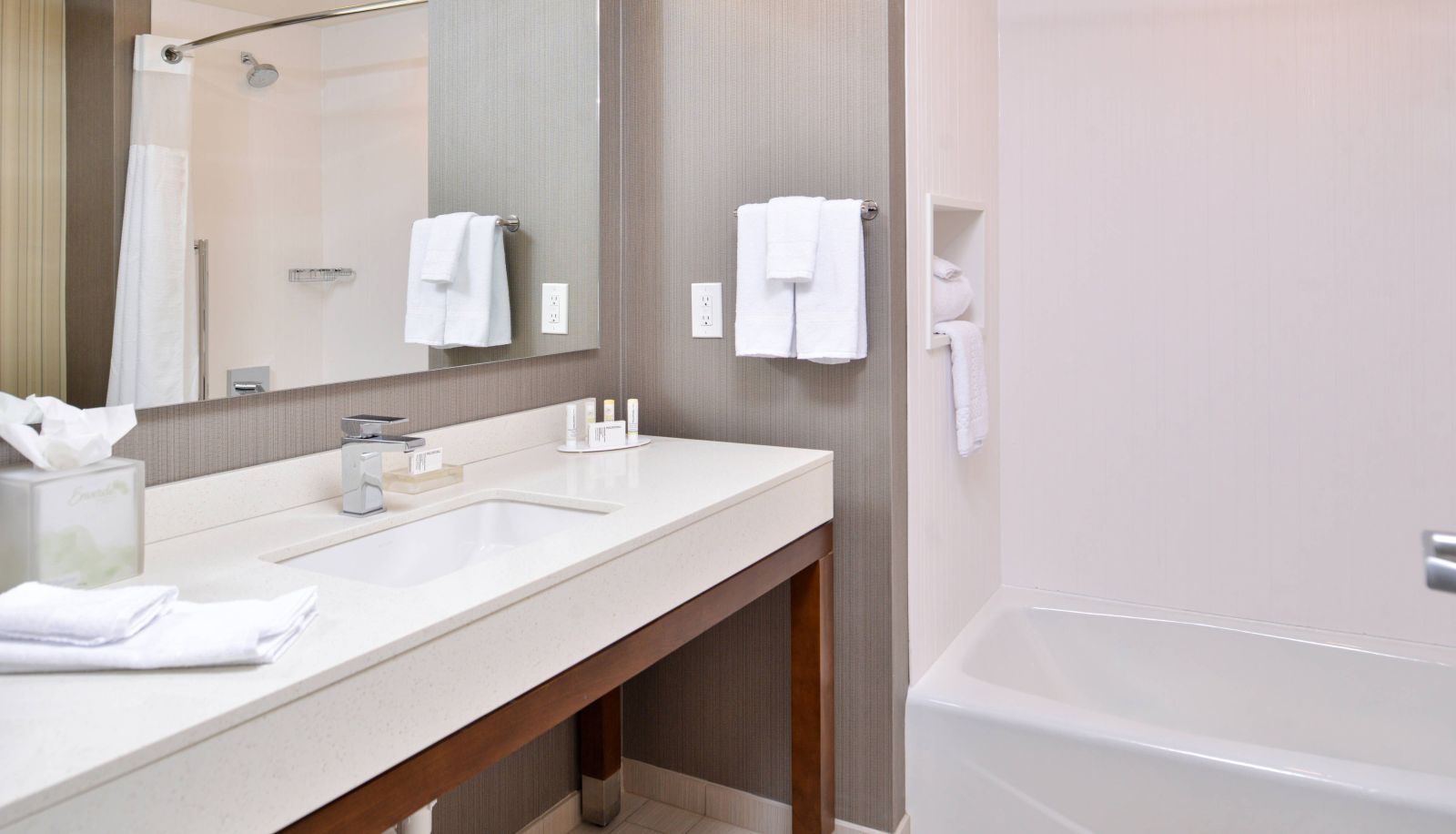 Kamer - Courtyard by Marriott Kansas City Olathe