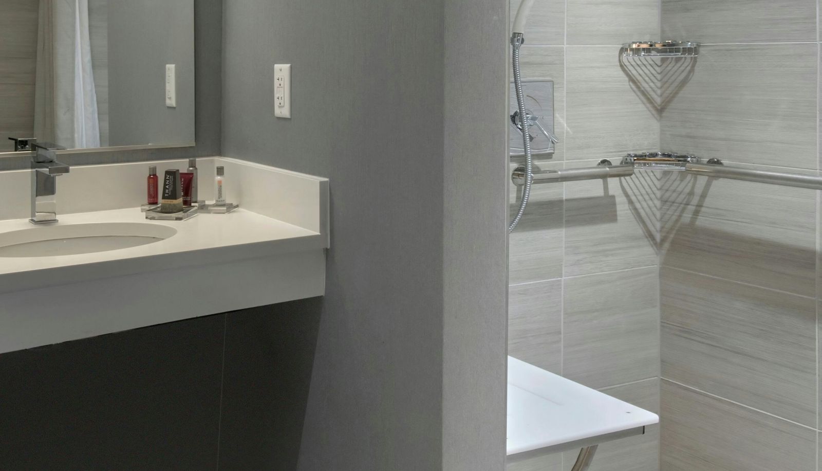 Zimmer - Boston Marriott Burlington