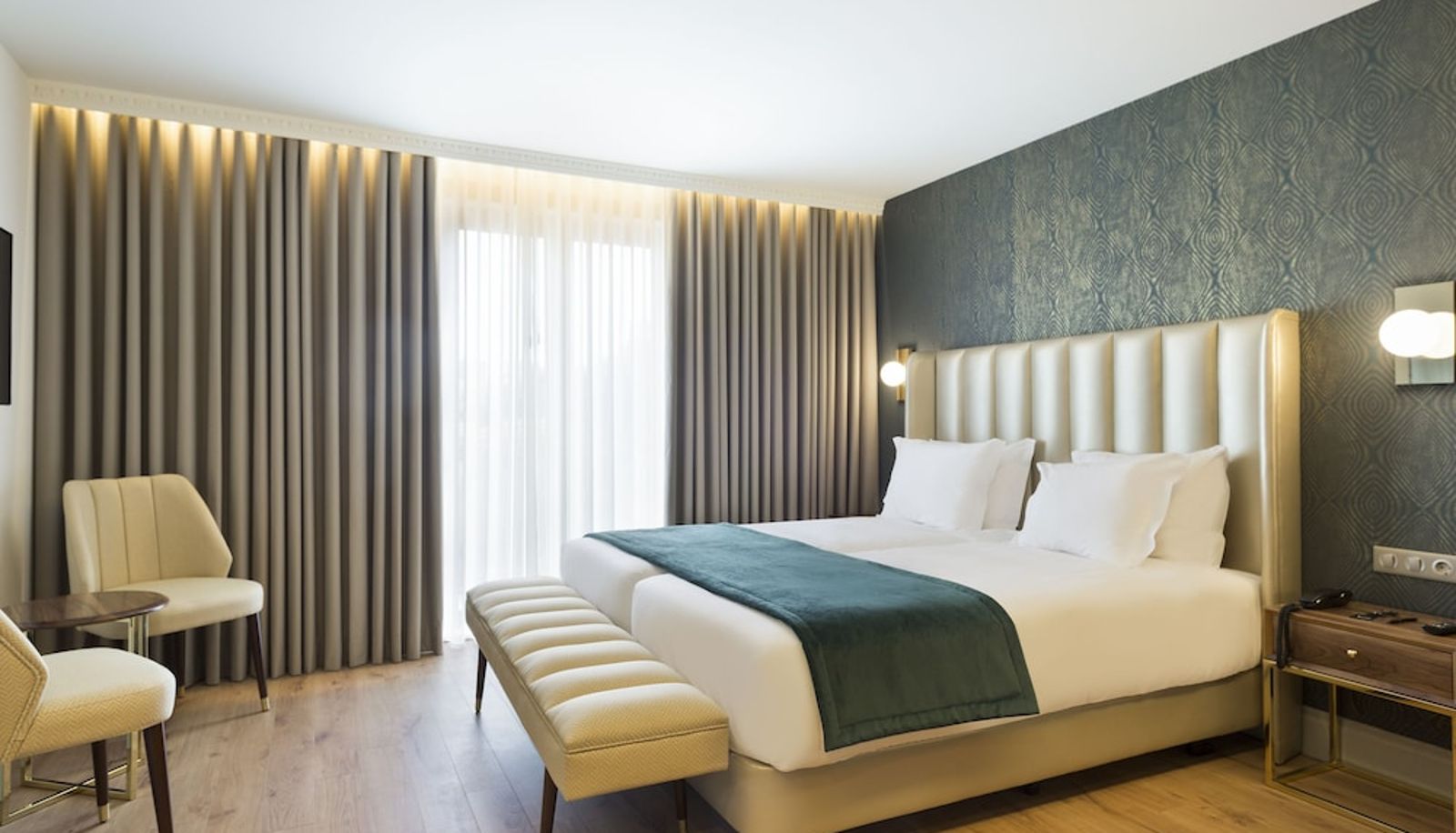 Info - Hotel Acta The Avenue