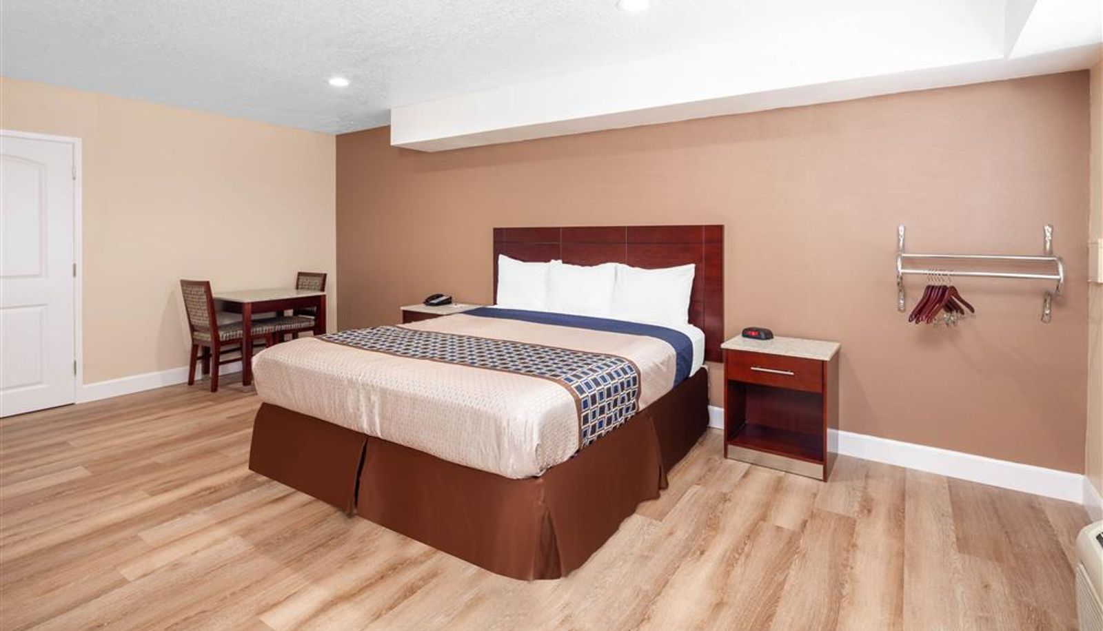 Camera - Travelodge by Wyndham Harbor City