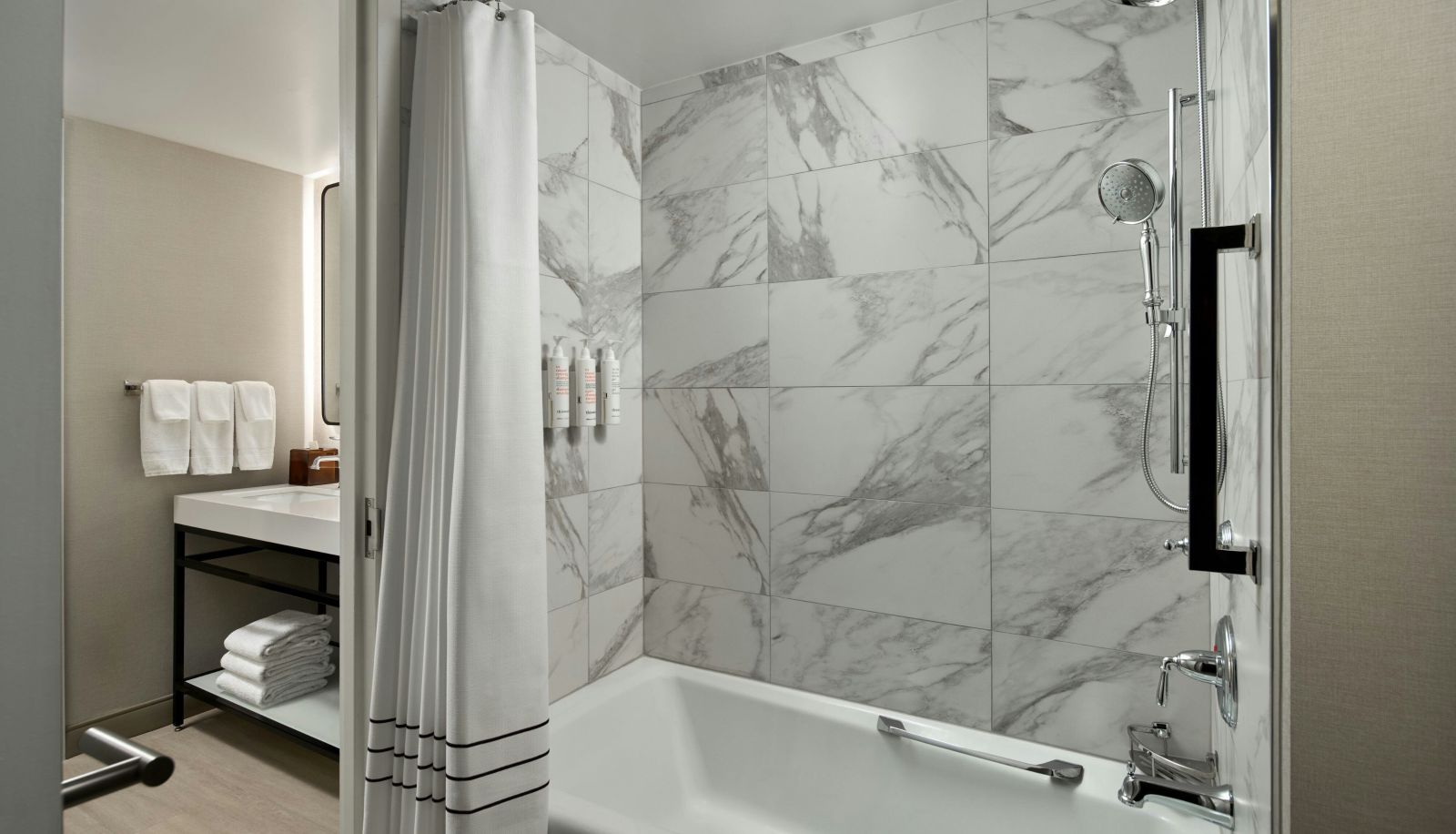 Zimmer - Washington Dulles Marriott Suites