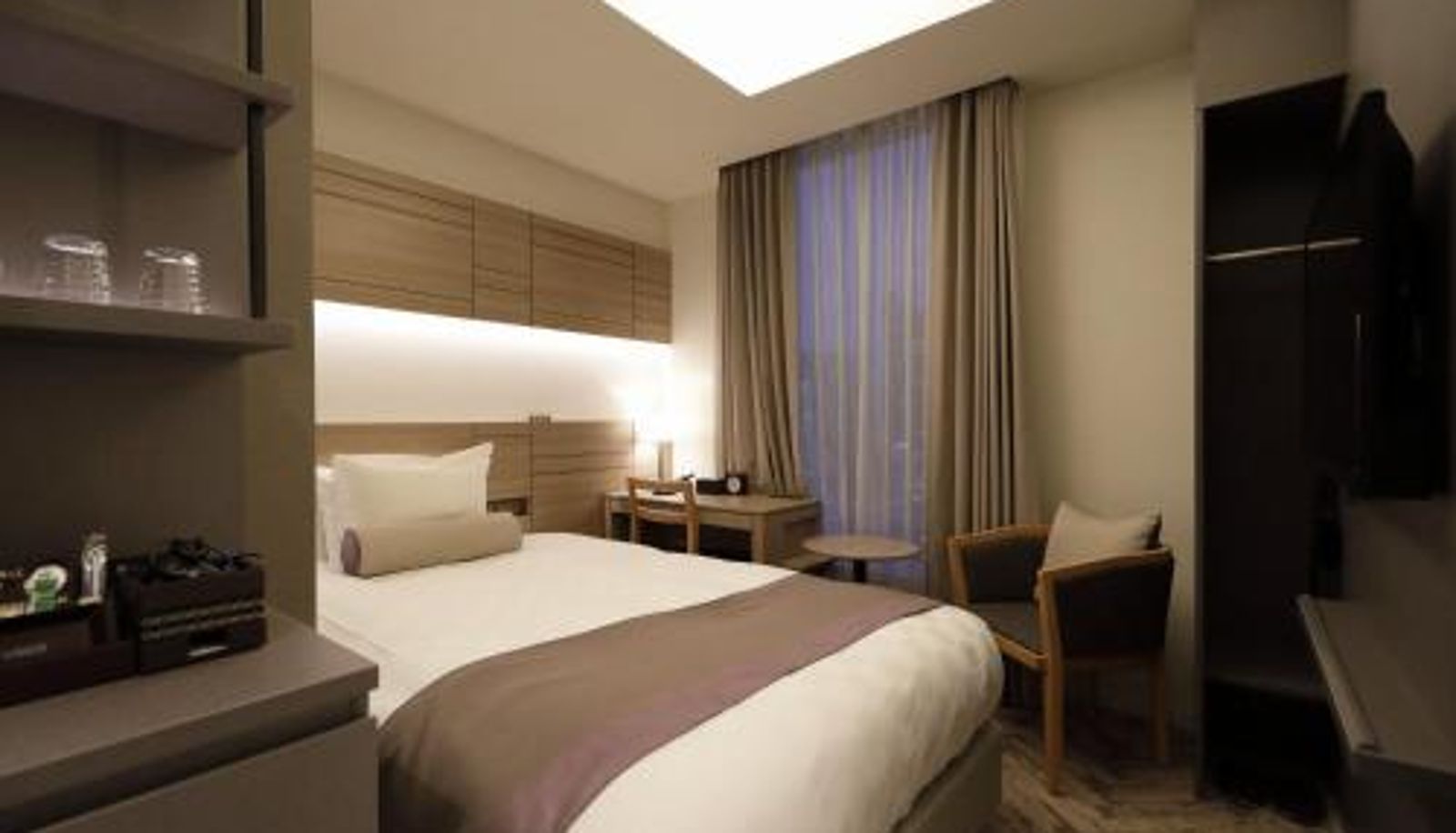 Room - Nihon Seinenkan Hotel
