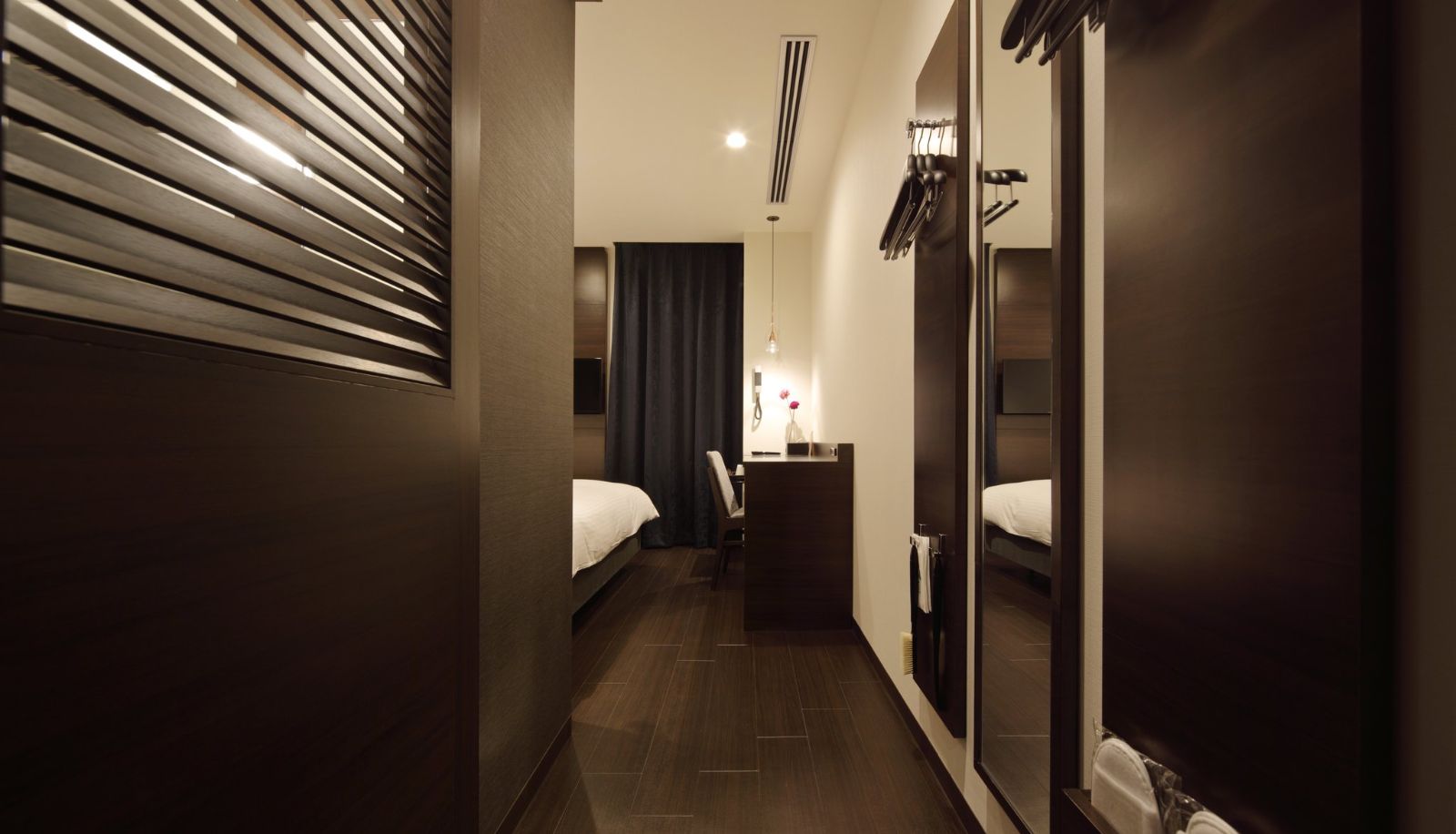 Room - Red Roof Inn & Suites Osaka - Namba/ Nippombashi
