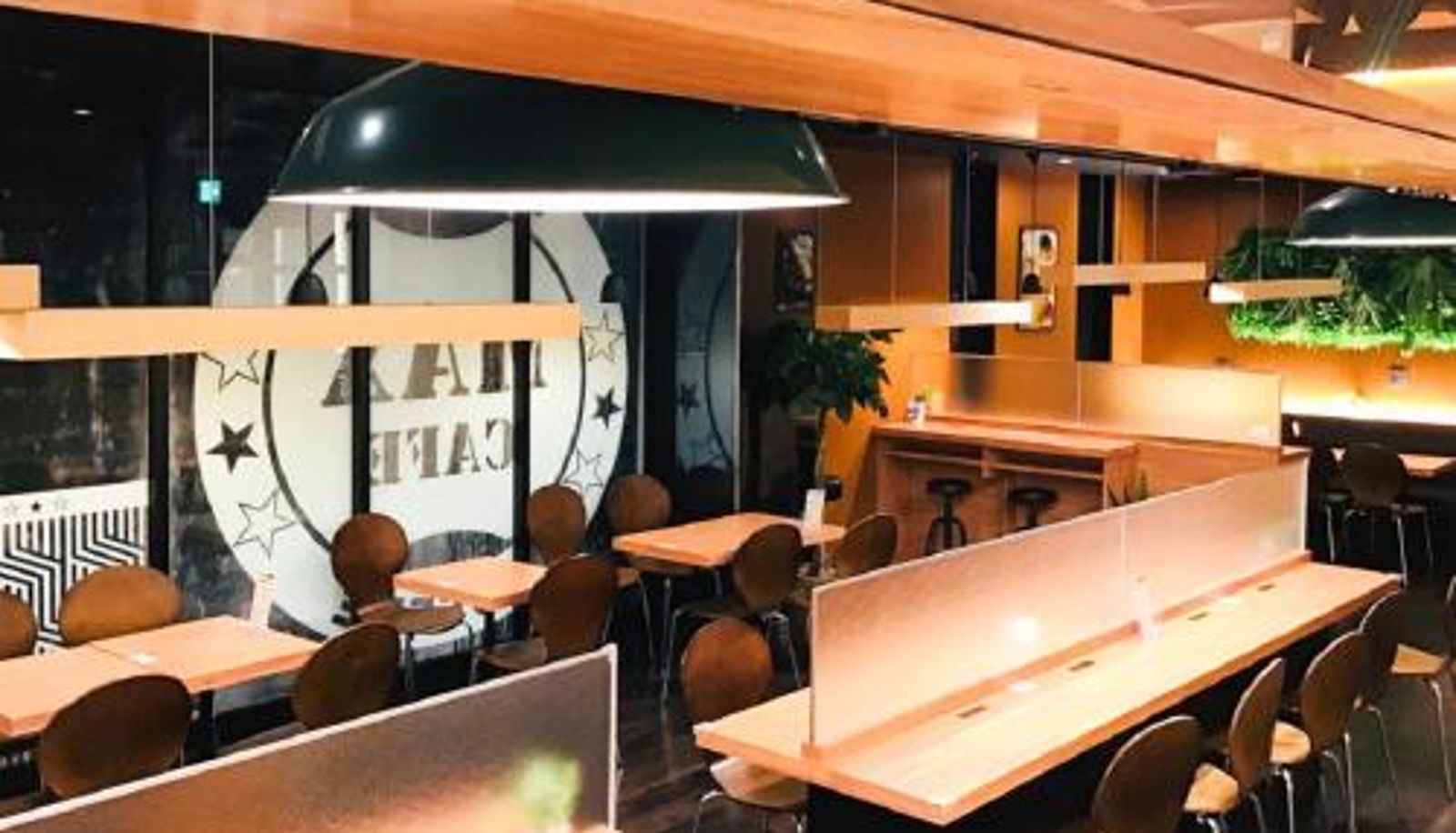 Salle de petit-déjeuner dans le restaurant - HOTEL LiVEMAX Aichi Toyota Ekimae
