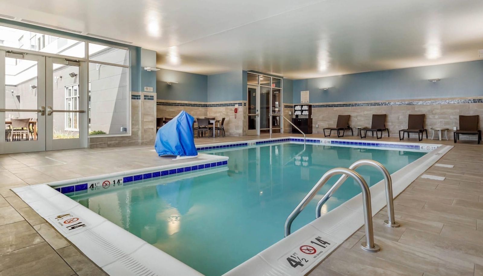 Piscina - Holiday Inn Express BETTENDORF - DAVENPORT NE by IHG