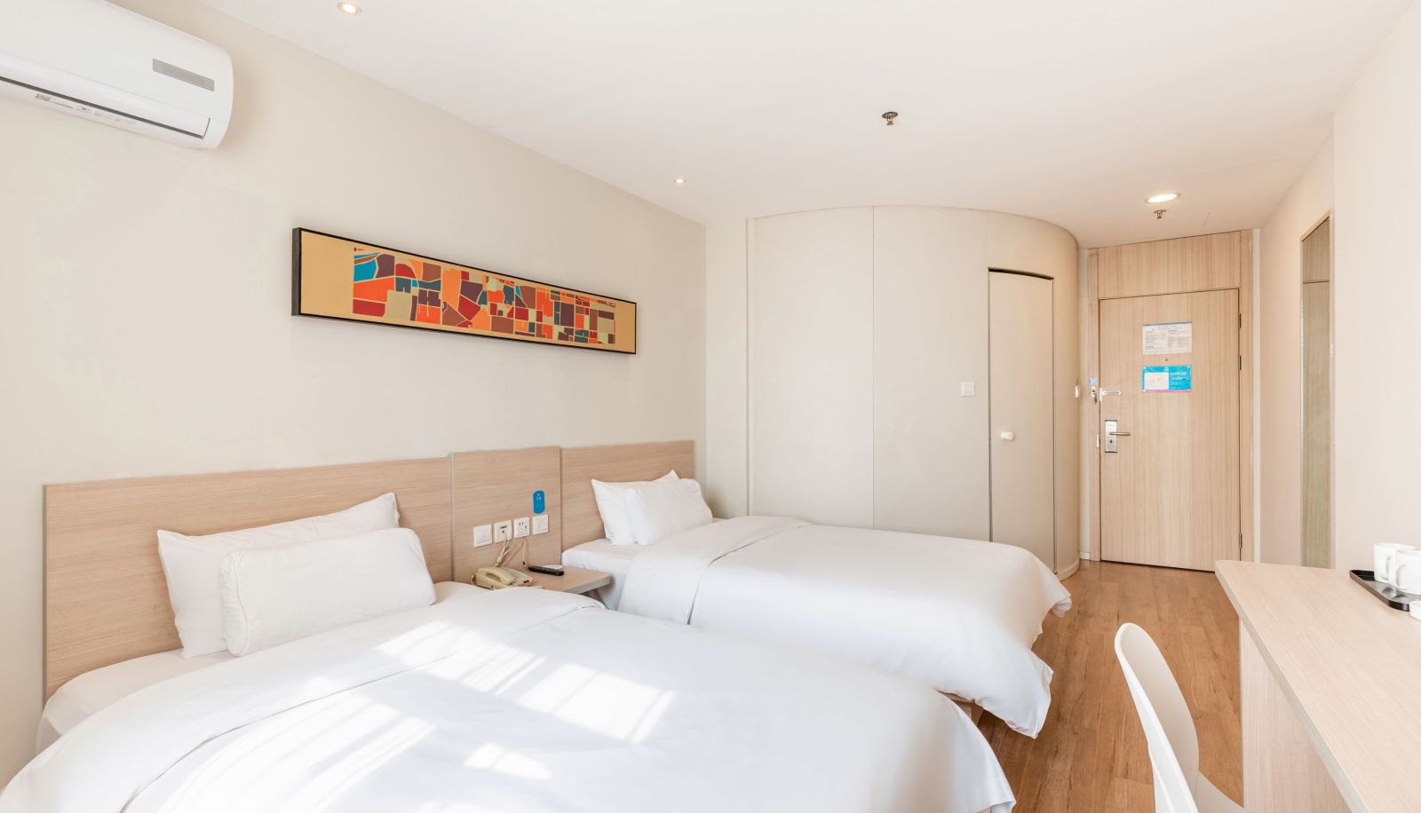 Zimmer - Hanting Luoyang Railway Station Hotel