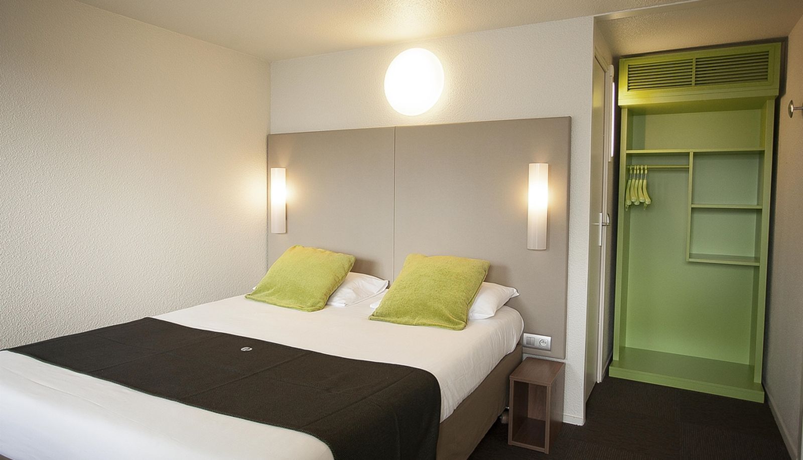 Chambre - CAMPANILE BOURGES NORD - Saint Doulchard