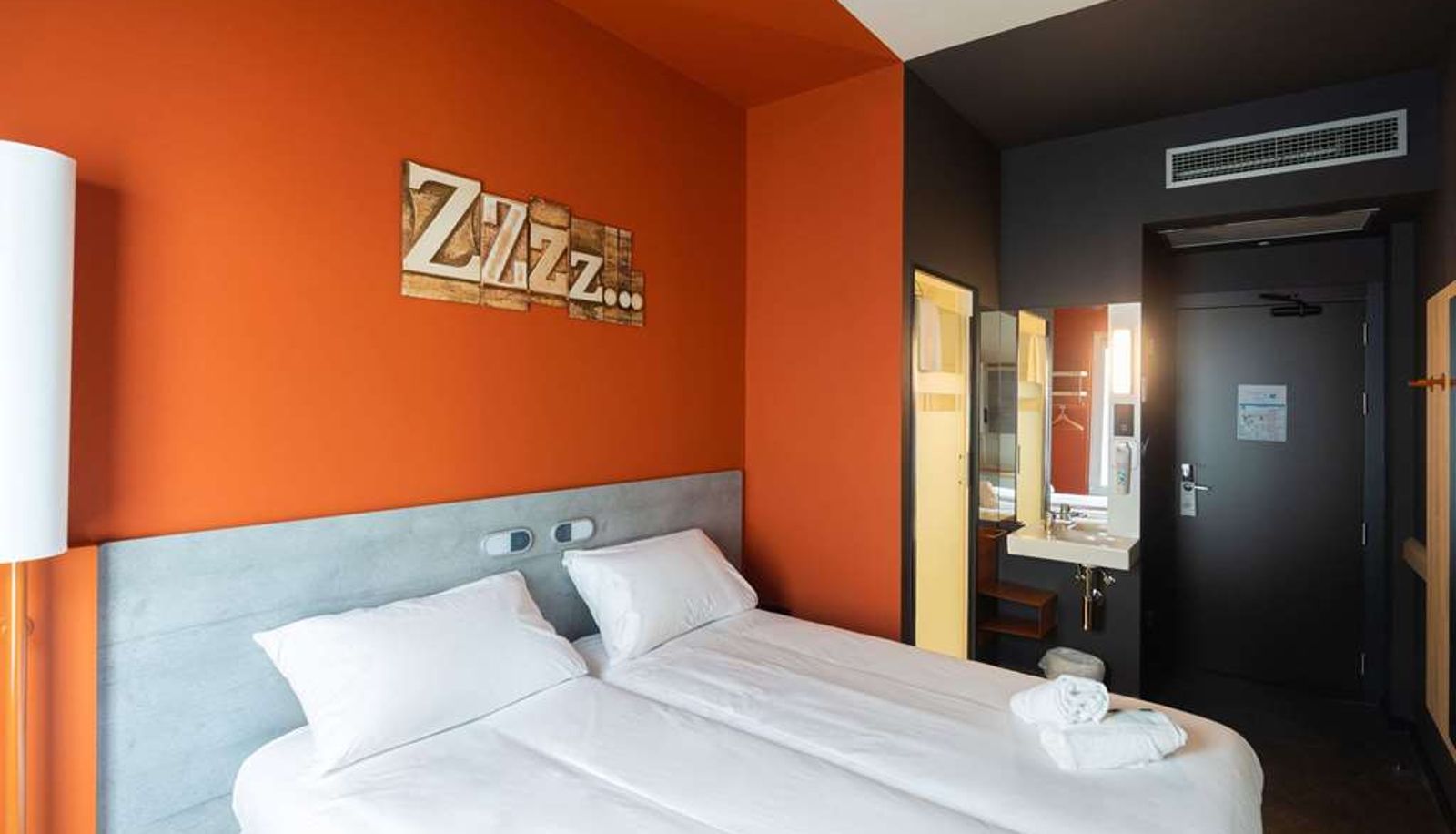 Kamer - ibis budget Bilbao City Pensión HBI01272
