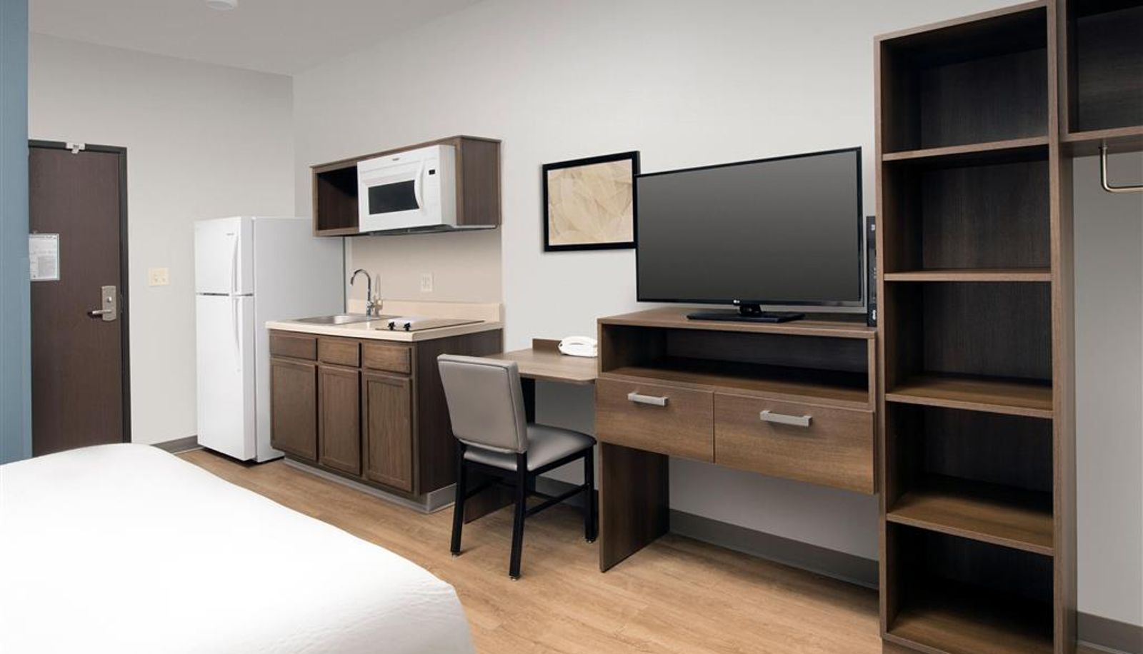 Room - WoodSpring Suites Miami Southwest